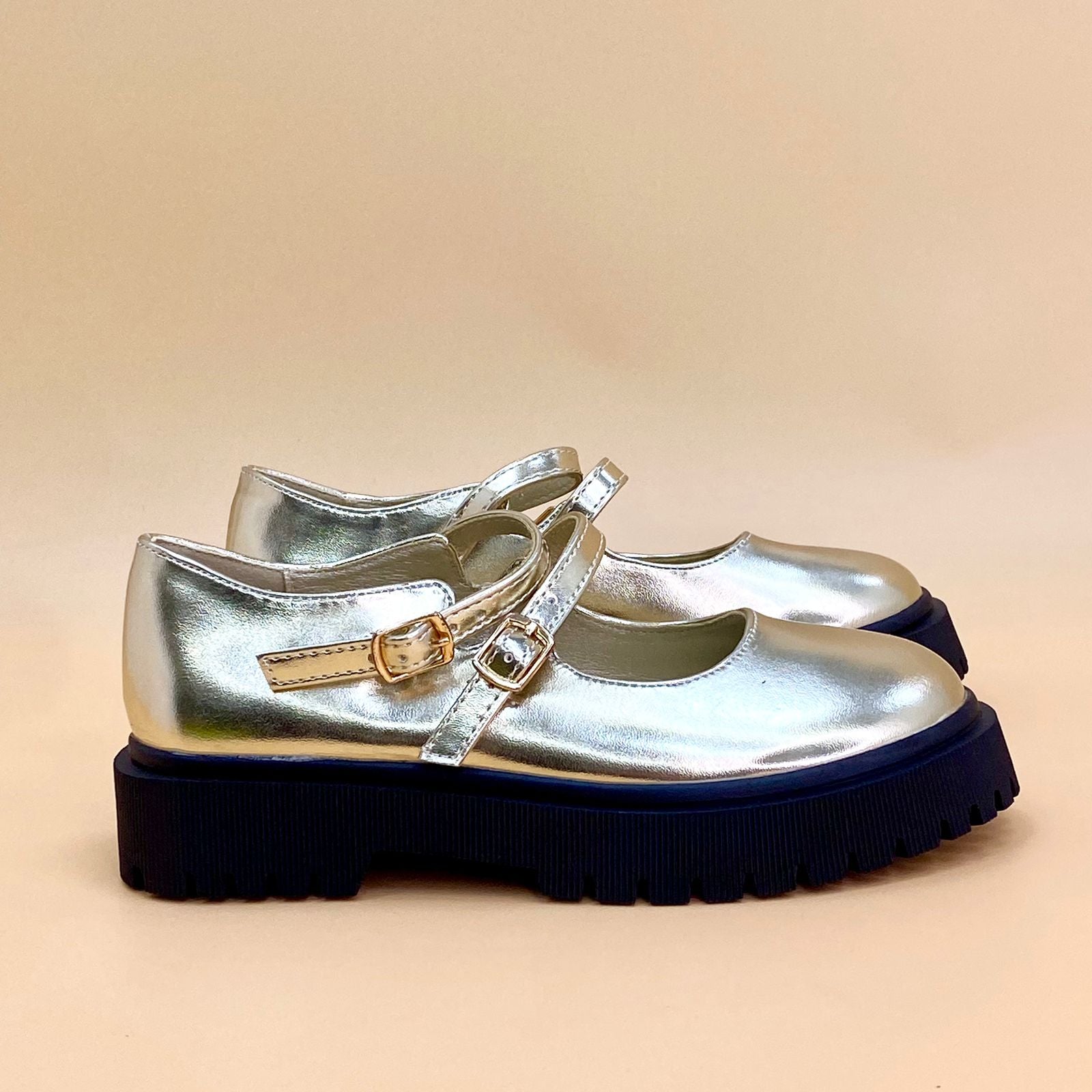 NEW , KIDS SHOES SIZE FROM 31 TO 36 K101
