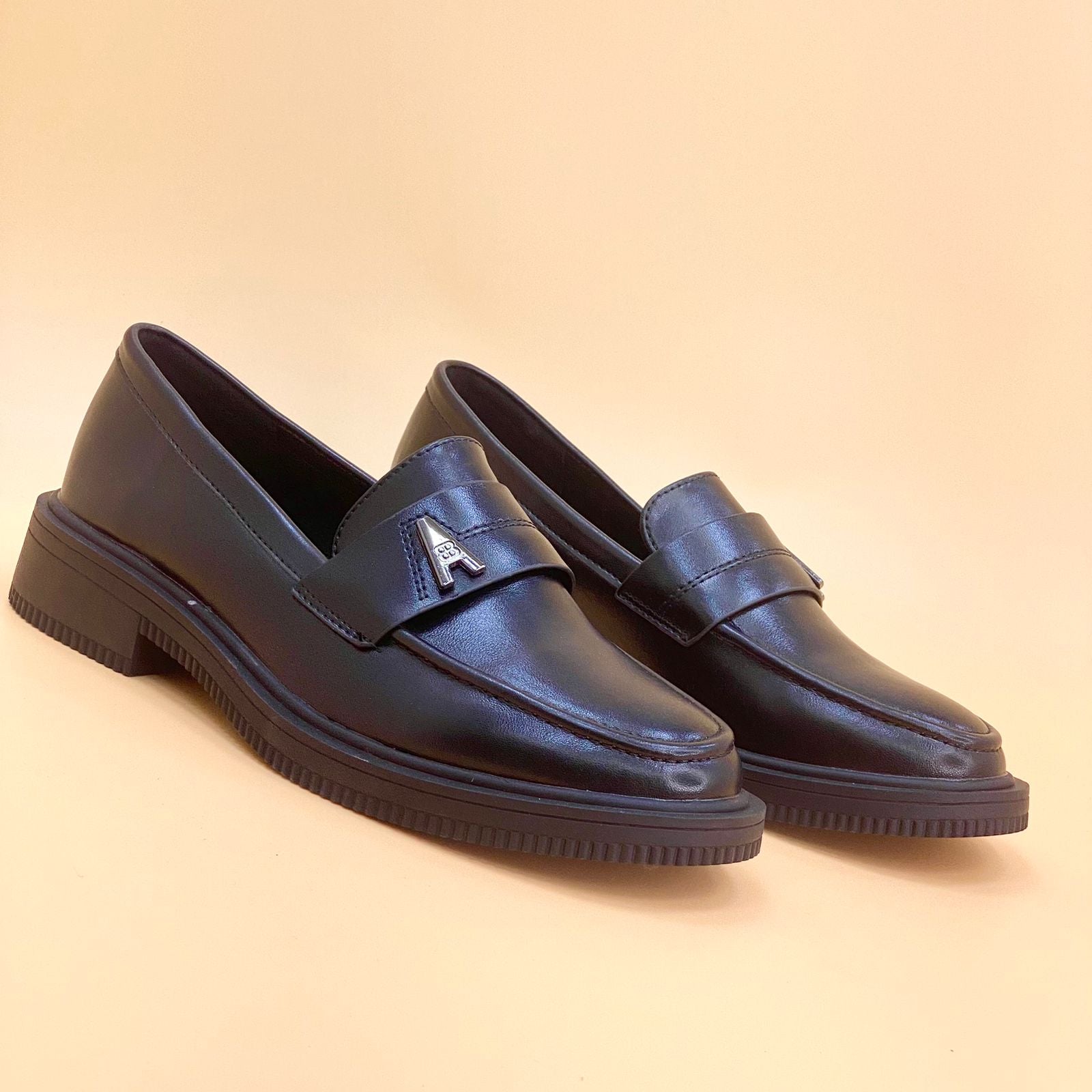 NEW , WOMEN SHOES W840
