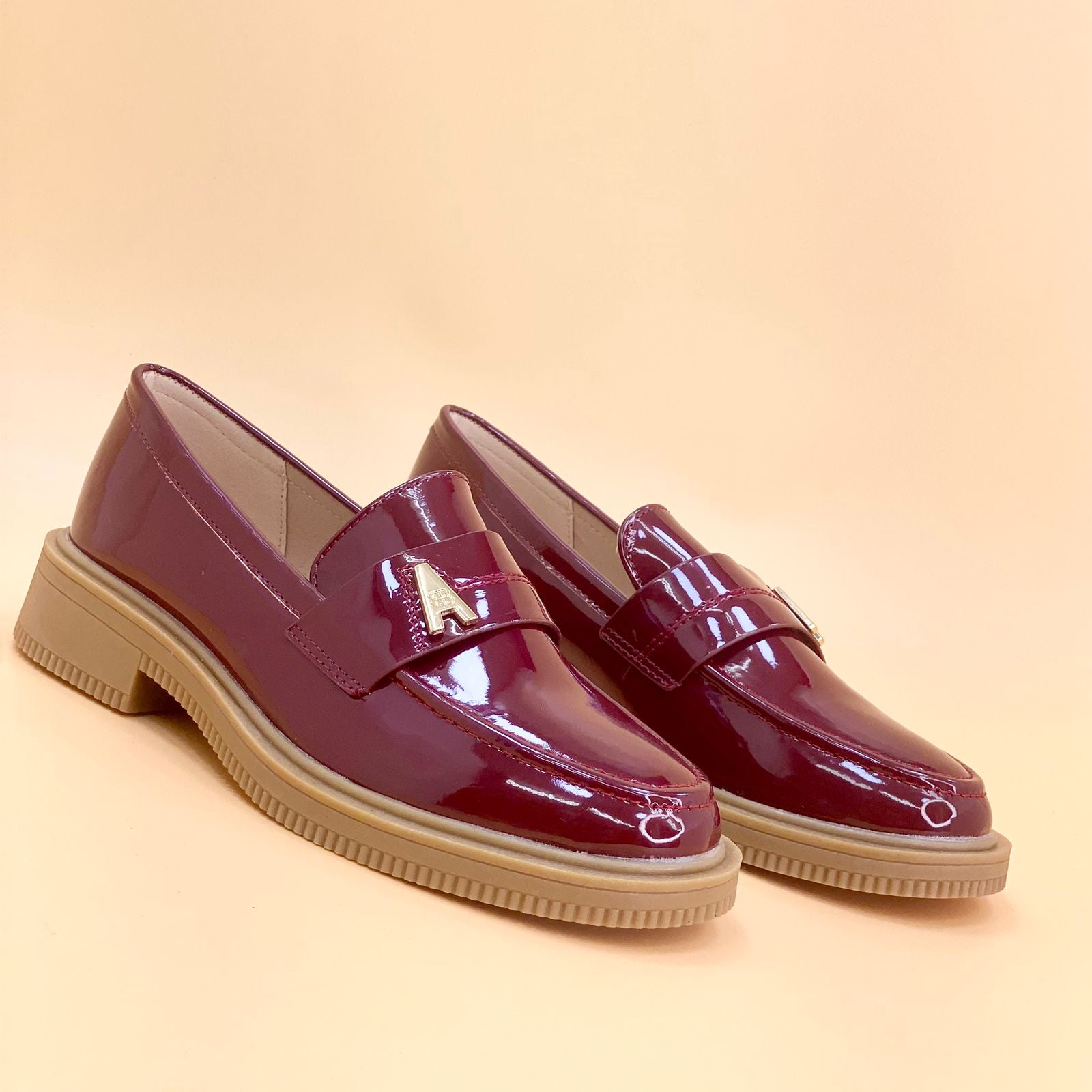 NEW , WOMEN SHOES W840
