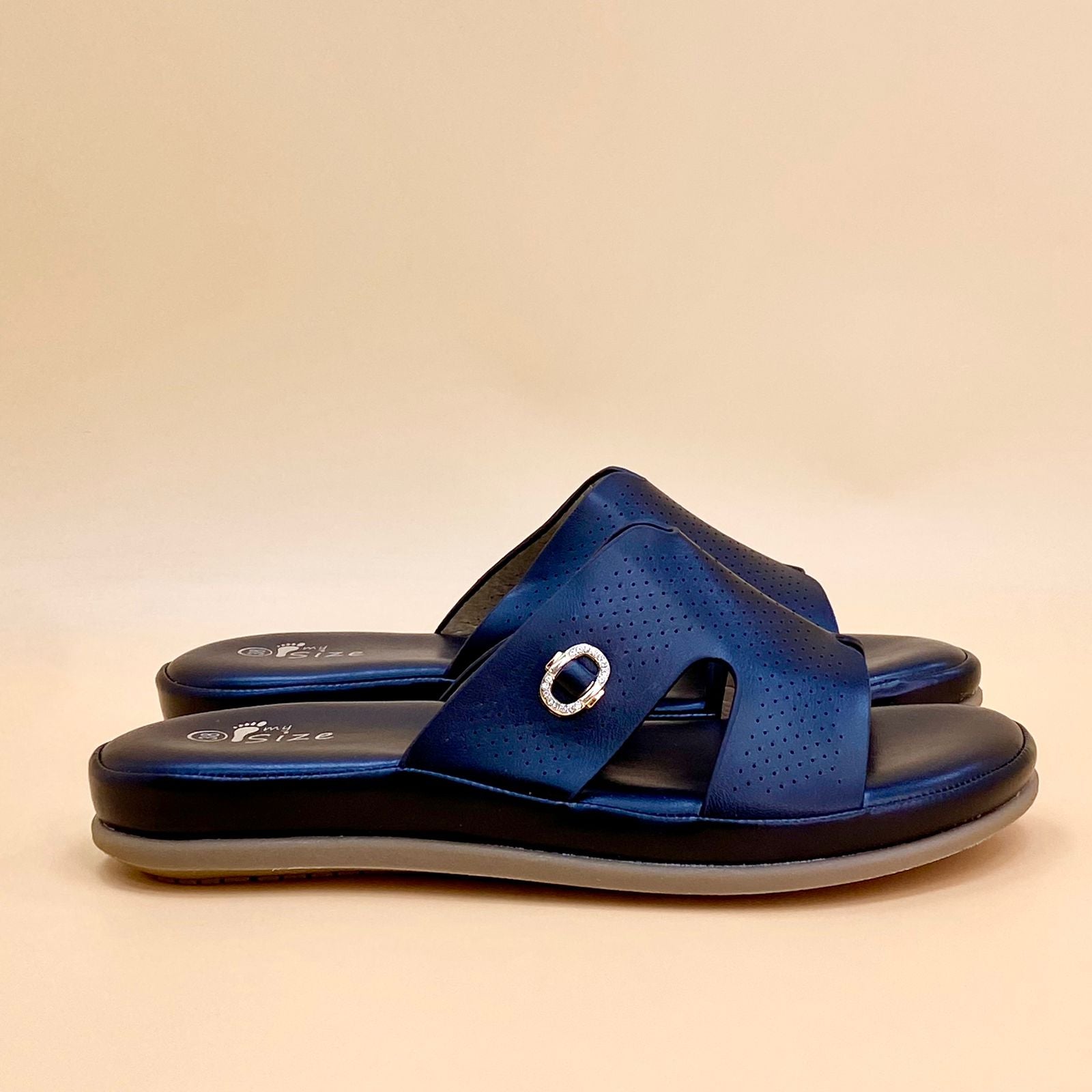 NEW , WOMEN SLIPPERS W831