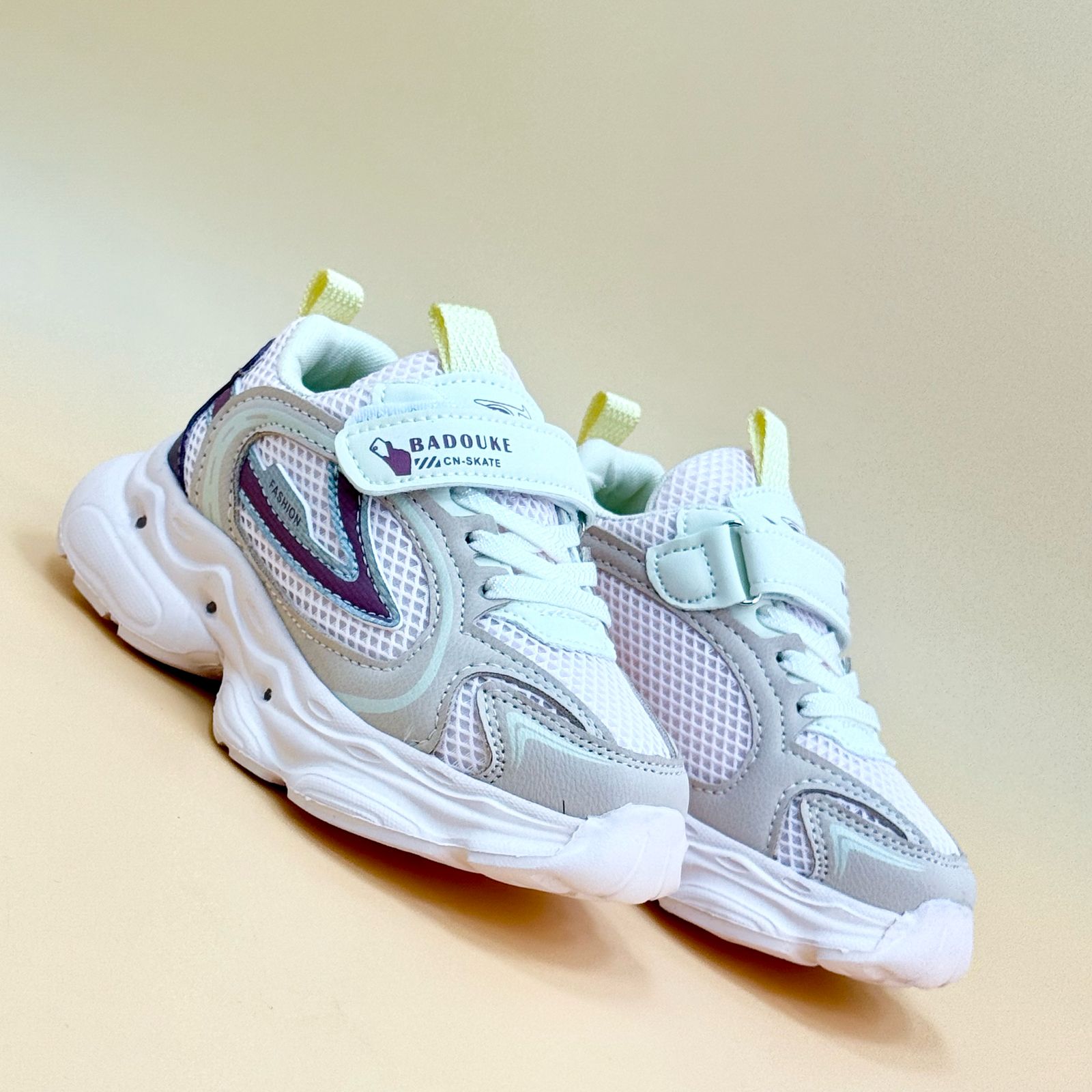 NEW , KIDS SHOES SIZE FROM 22 TO 31 K2