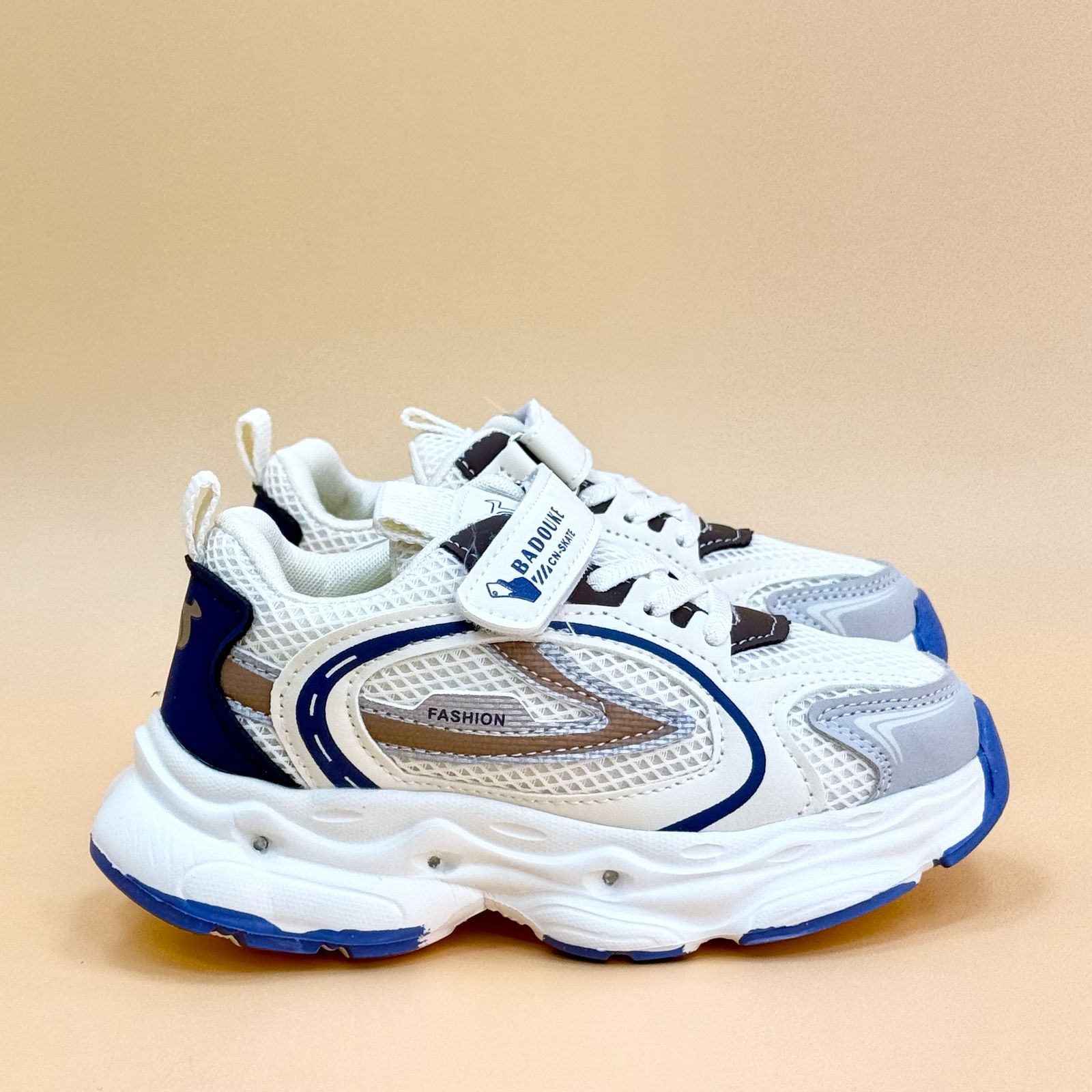 NEW , KIDS SHOES SIZE FROM 22 TO 31 K2