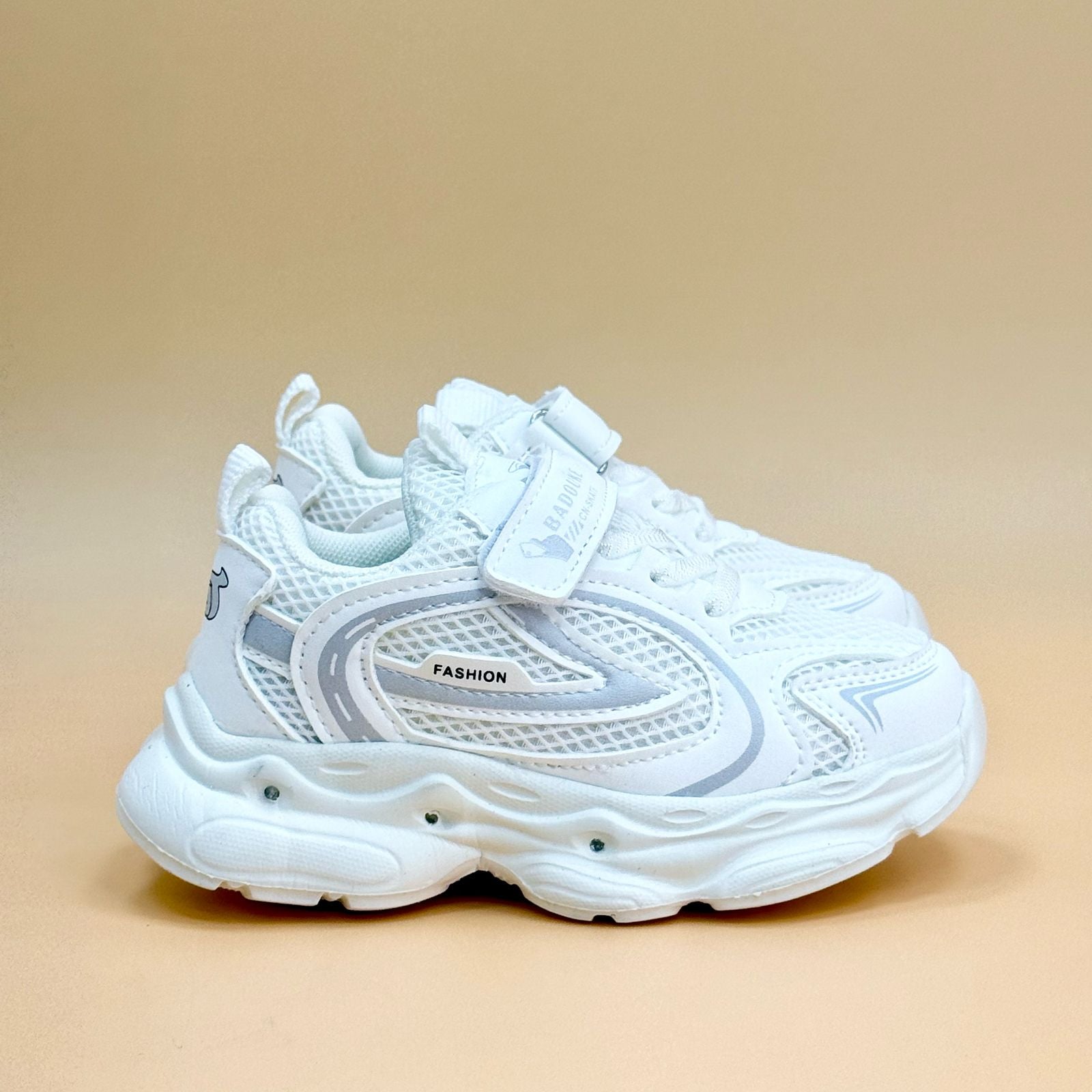 NEW , KIDS SHOES SIZE FROM 22 TO 31 K2