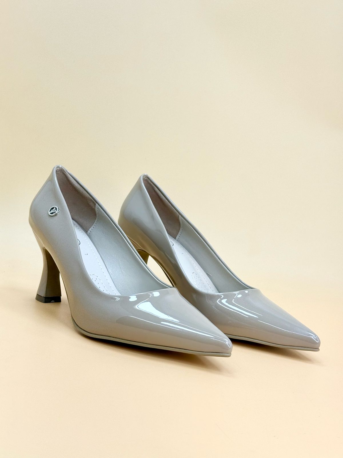 NEW , WOMEN SHOES HEELS W448