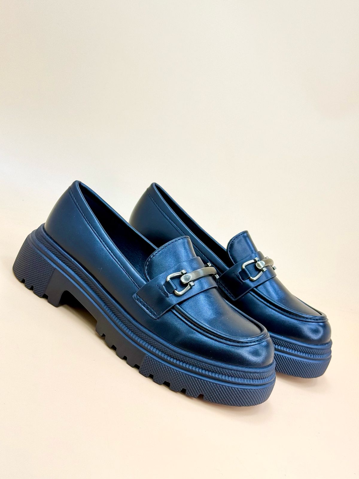 NEW , WOMEN FLAT SHOES W558