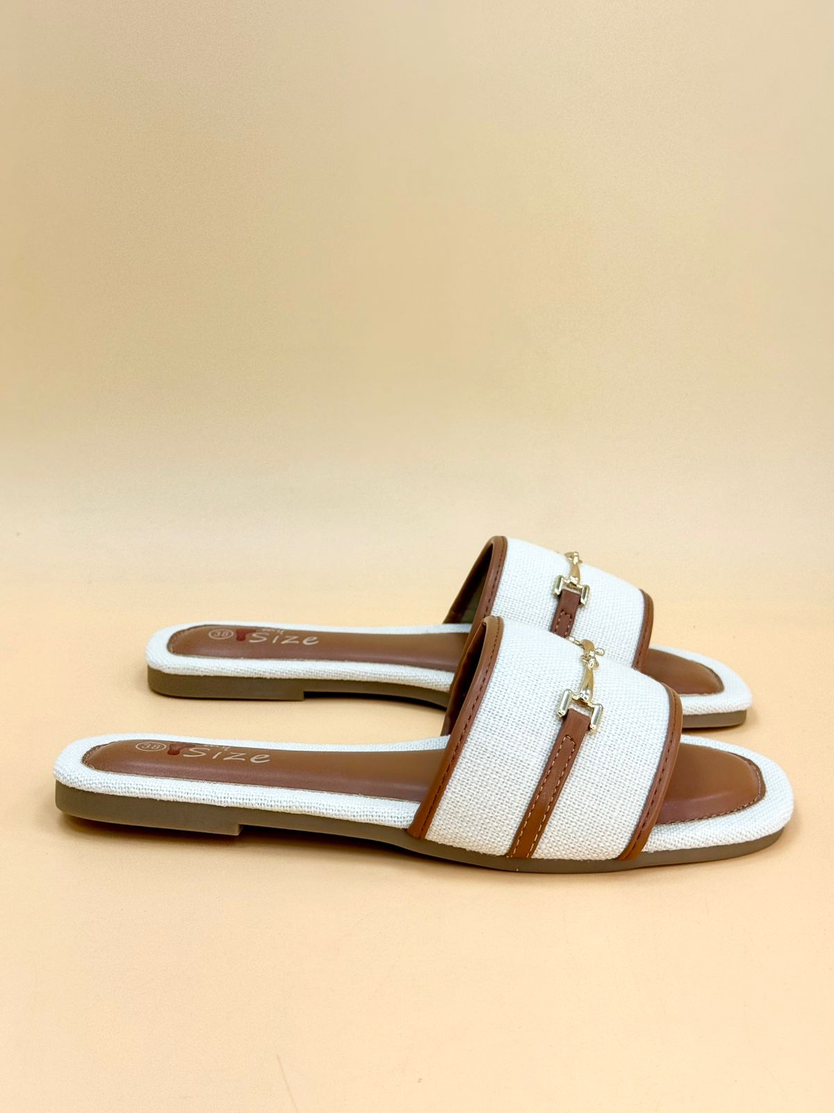 NEW , WOMEN SLIPPERS S16