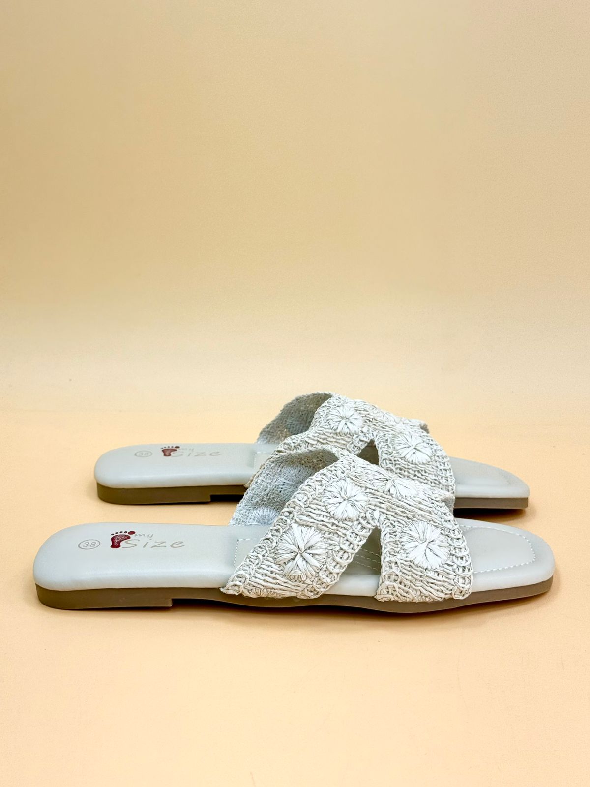 NEW , WOMEN SLIPPERS S17