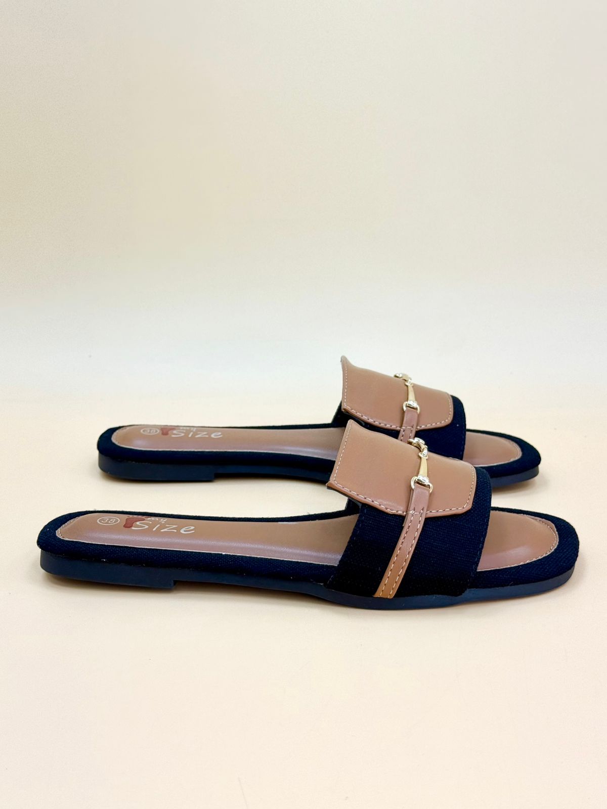 NEW , WOMEN SLIPPERS S10