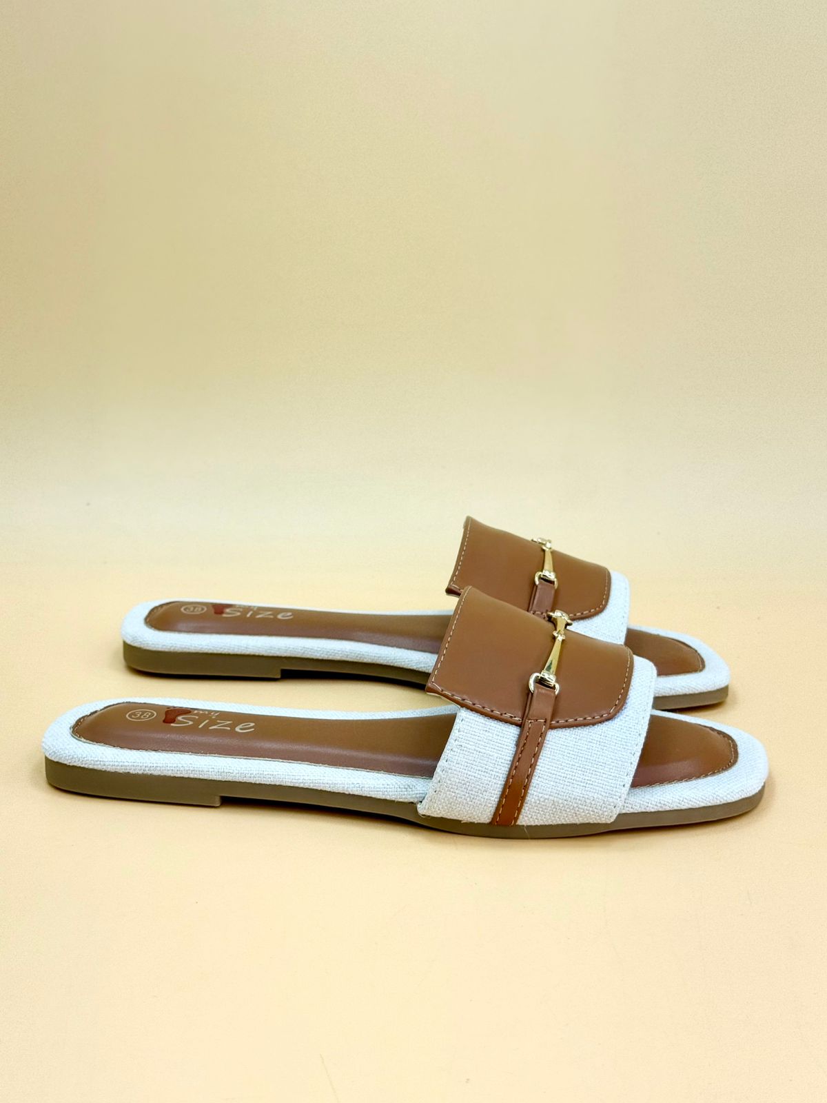 NEW , WOMEN SLIPPERS S10