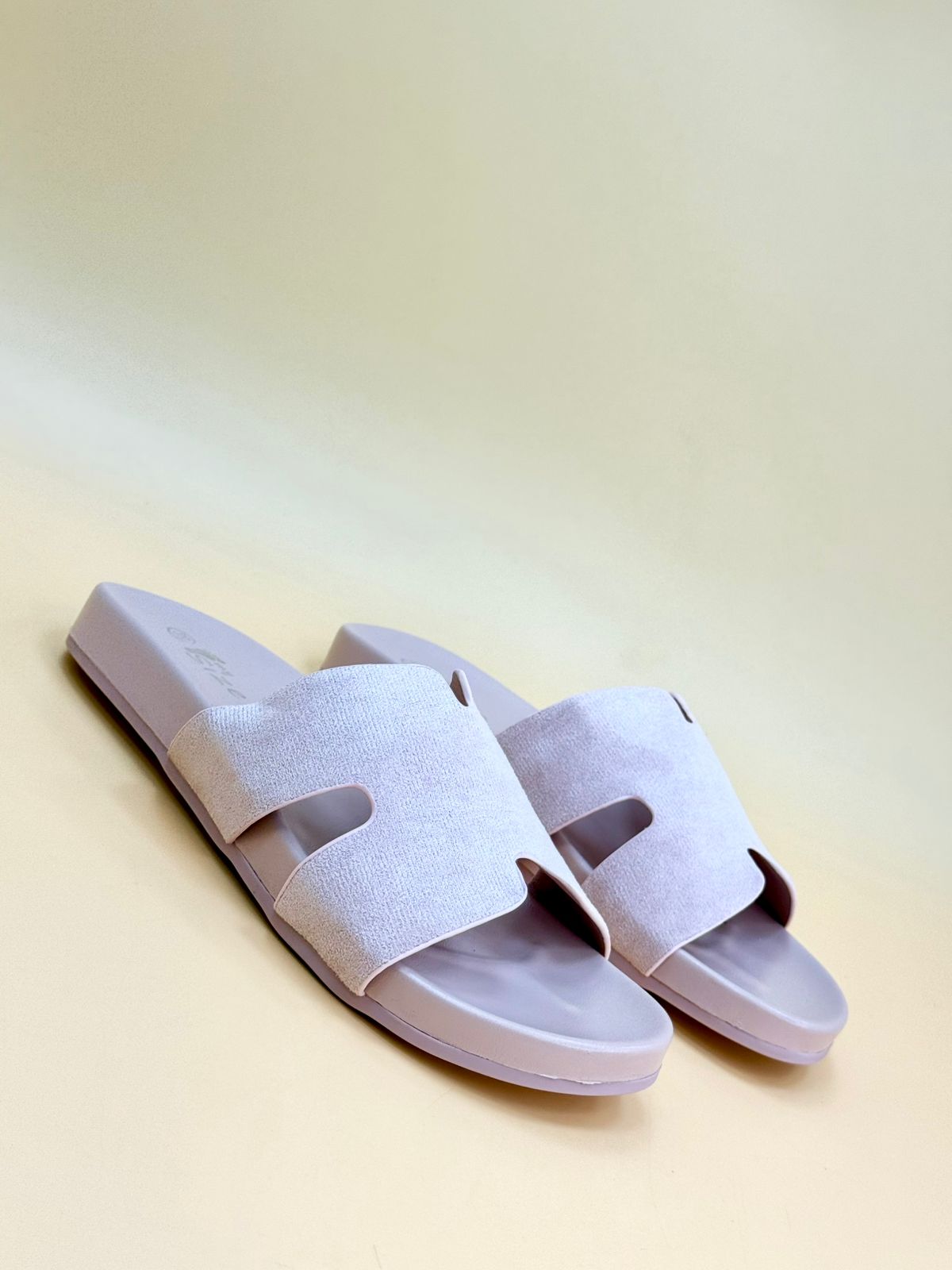 NEW , WOMEN SLIPPERS S1