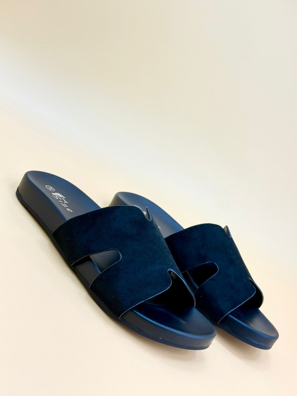 NEW , WOMEN SLIPPERS S1