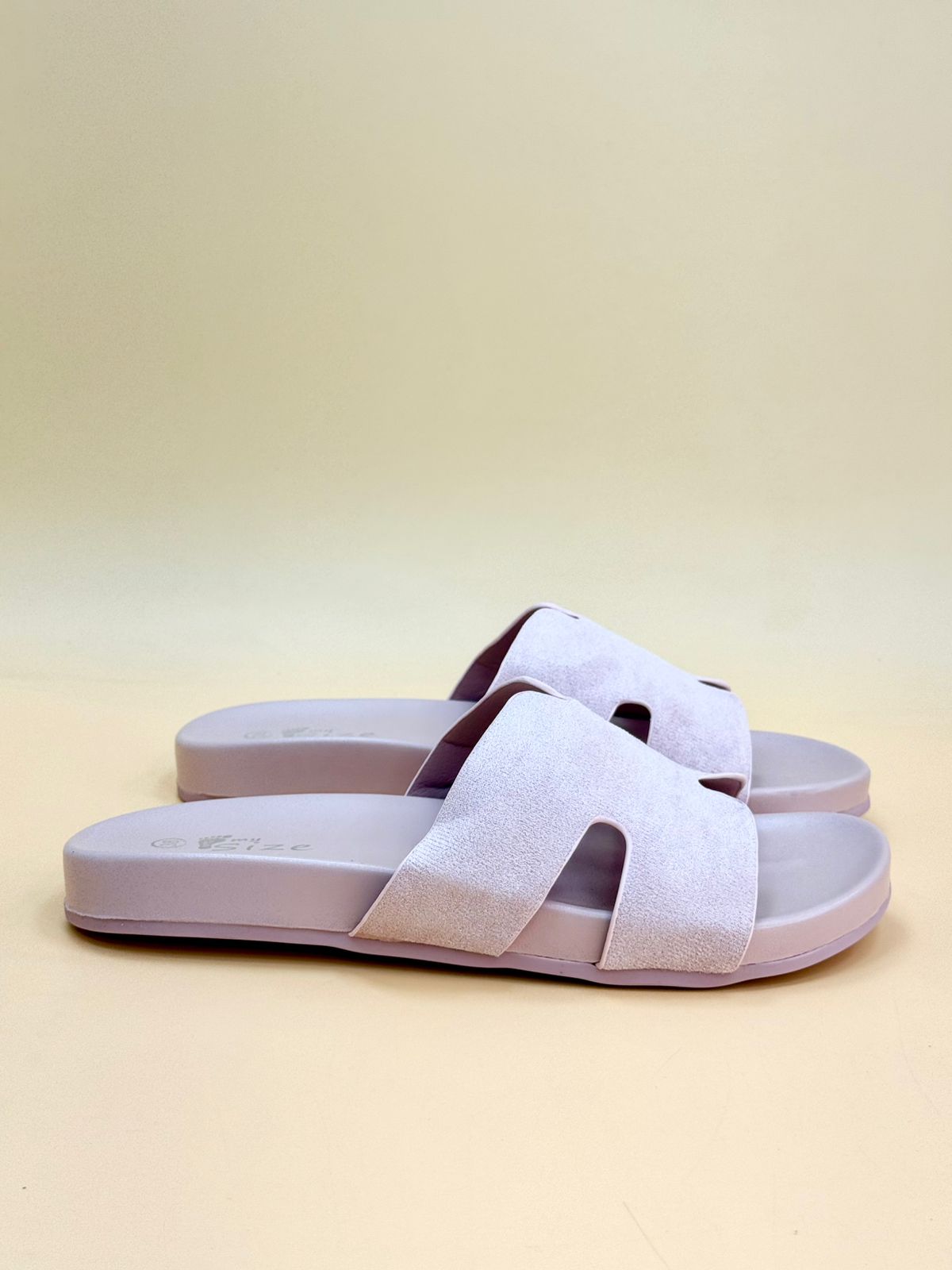 NEW , WOMEN SLIPPERS S1