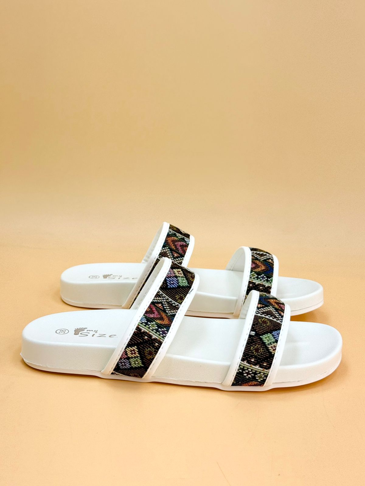 NEW , WOMEN SLIPPERS S7