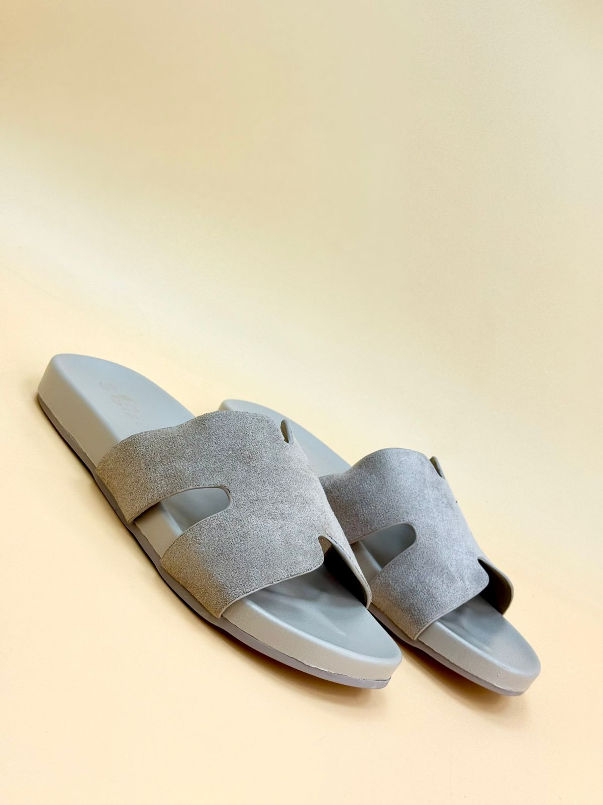 NEW , WOMEN SLIPPERS S1