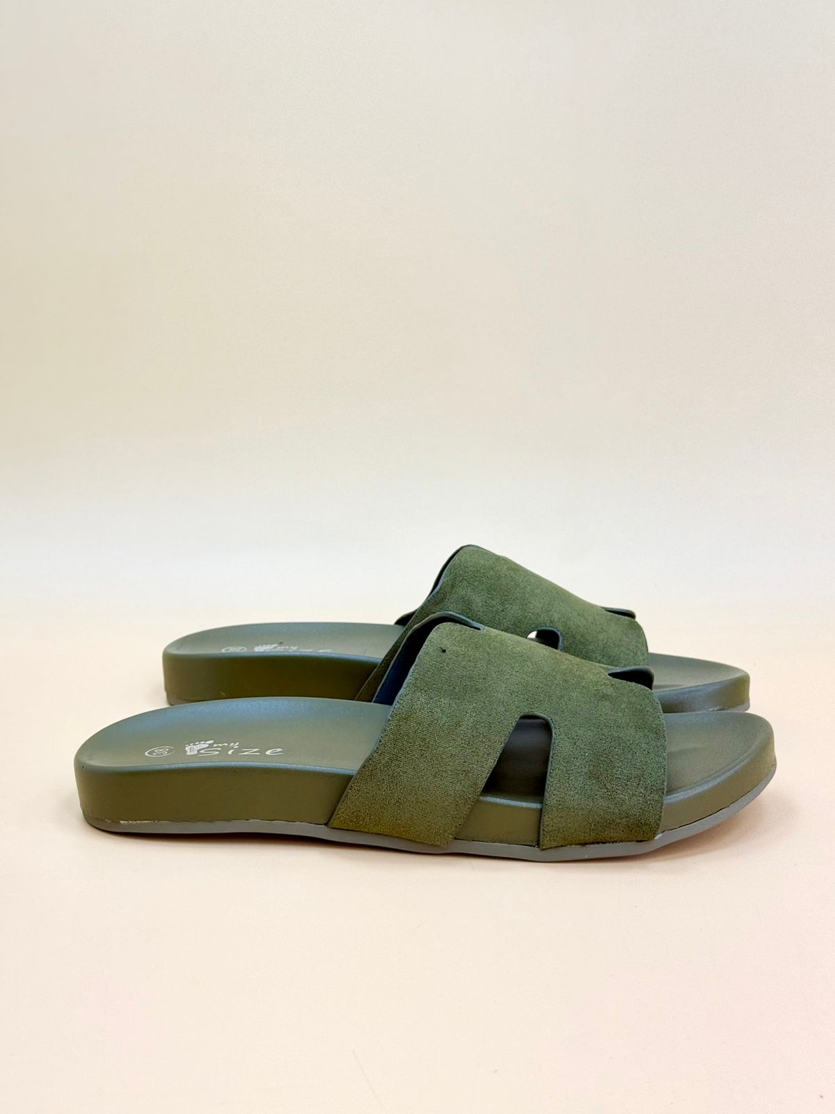 NEW , WOMEN SLIPPERS S1