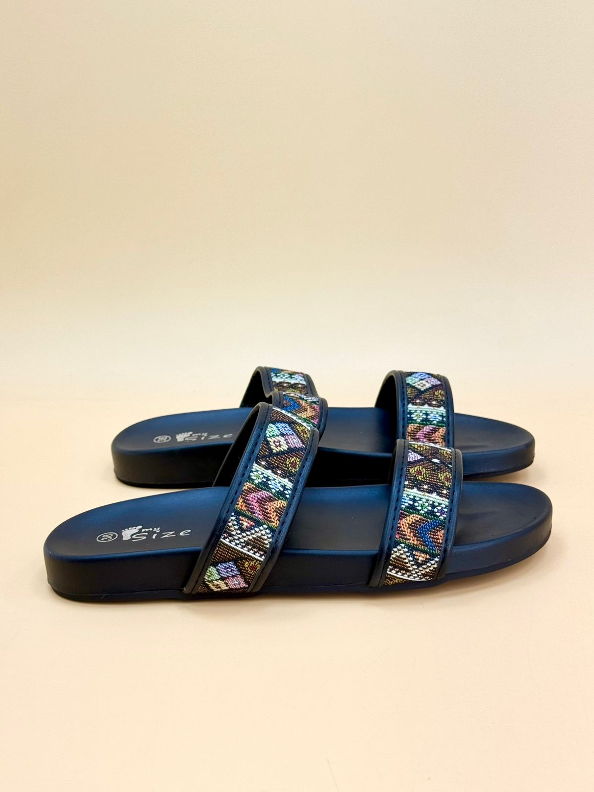 NEW , WOMEN SLIPPERS S7