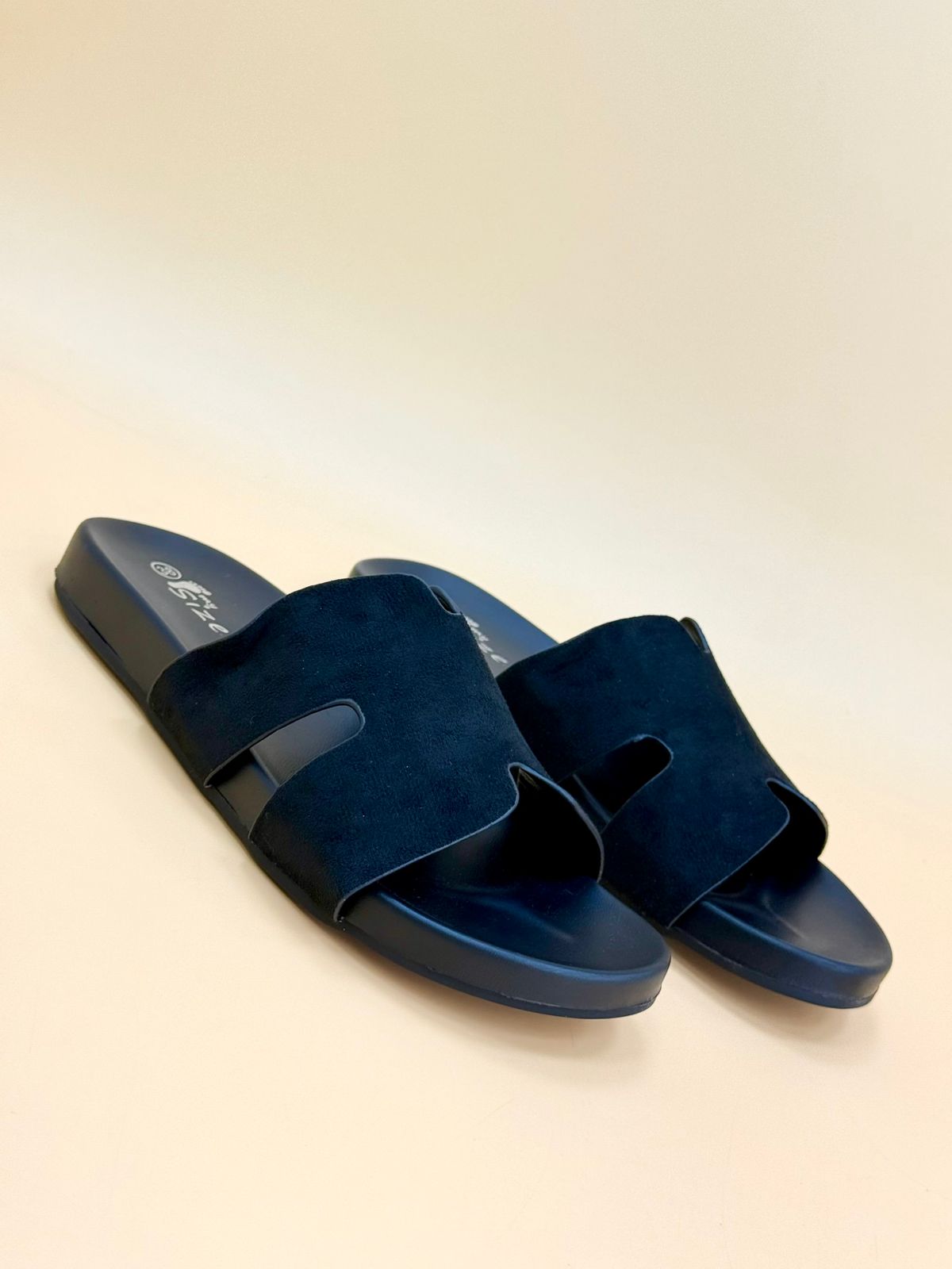 NEW , WOMEN SLIPPERS S6