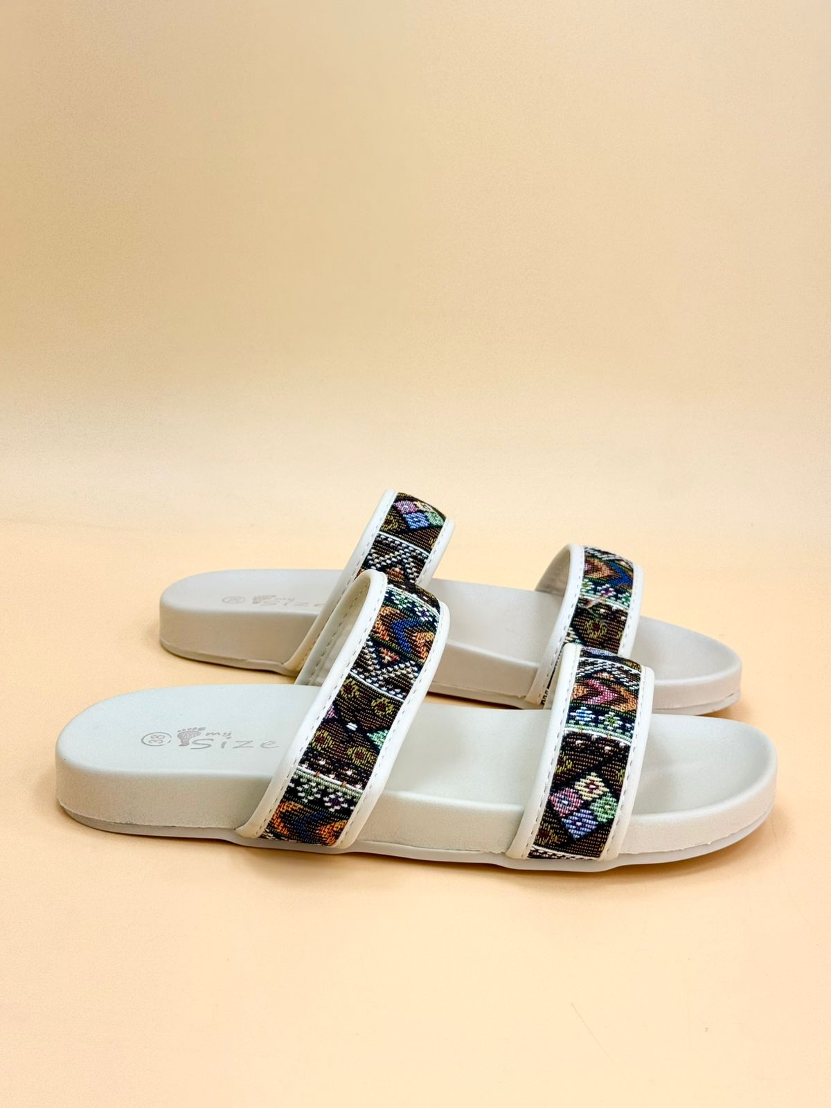 NEW , WOMEN SLIPPERS S7