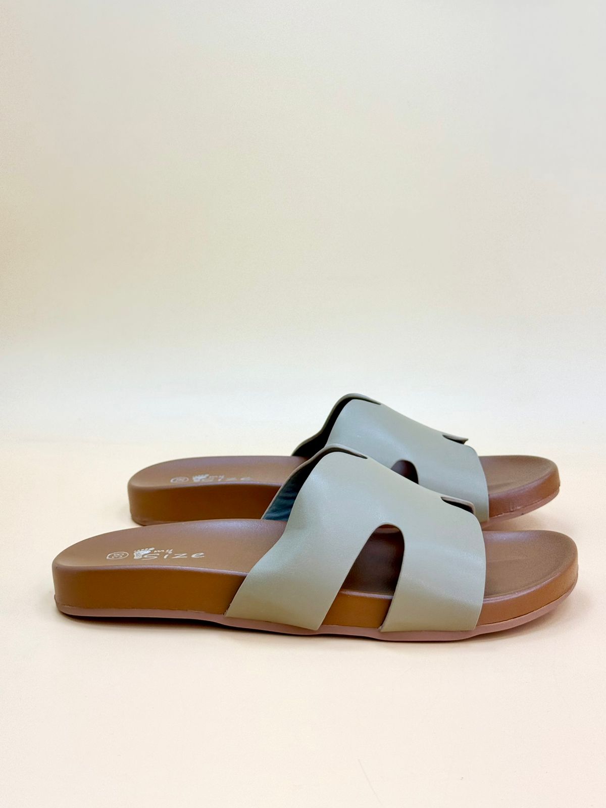 NEW , WOMEN SLIPPERS S2