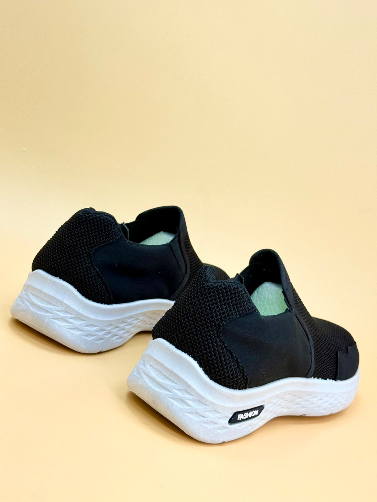 MEN SALE SIZE FROM 40 TO 45 M9