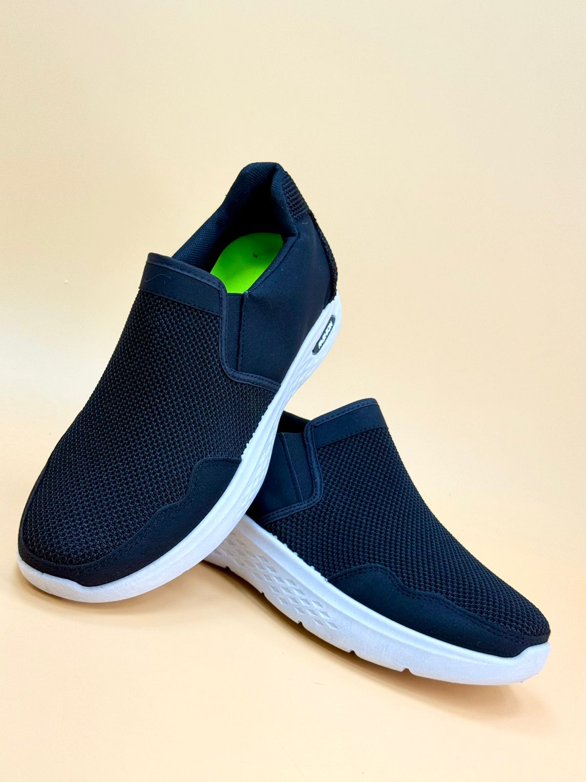 MEN SALE SIZE FROM 40 TO 45 M9
