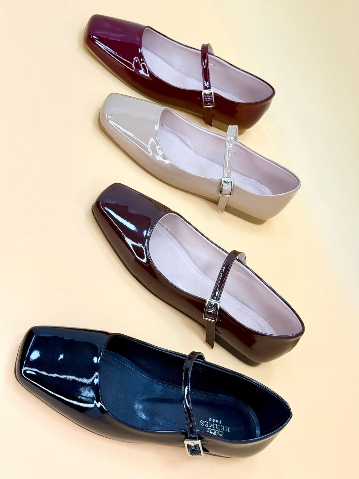 NEW , WOMEN FLAT SHOES W306