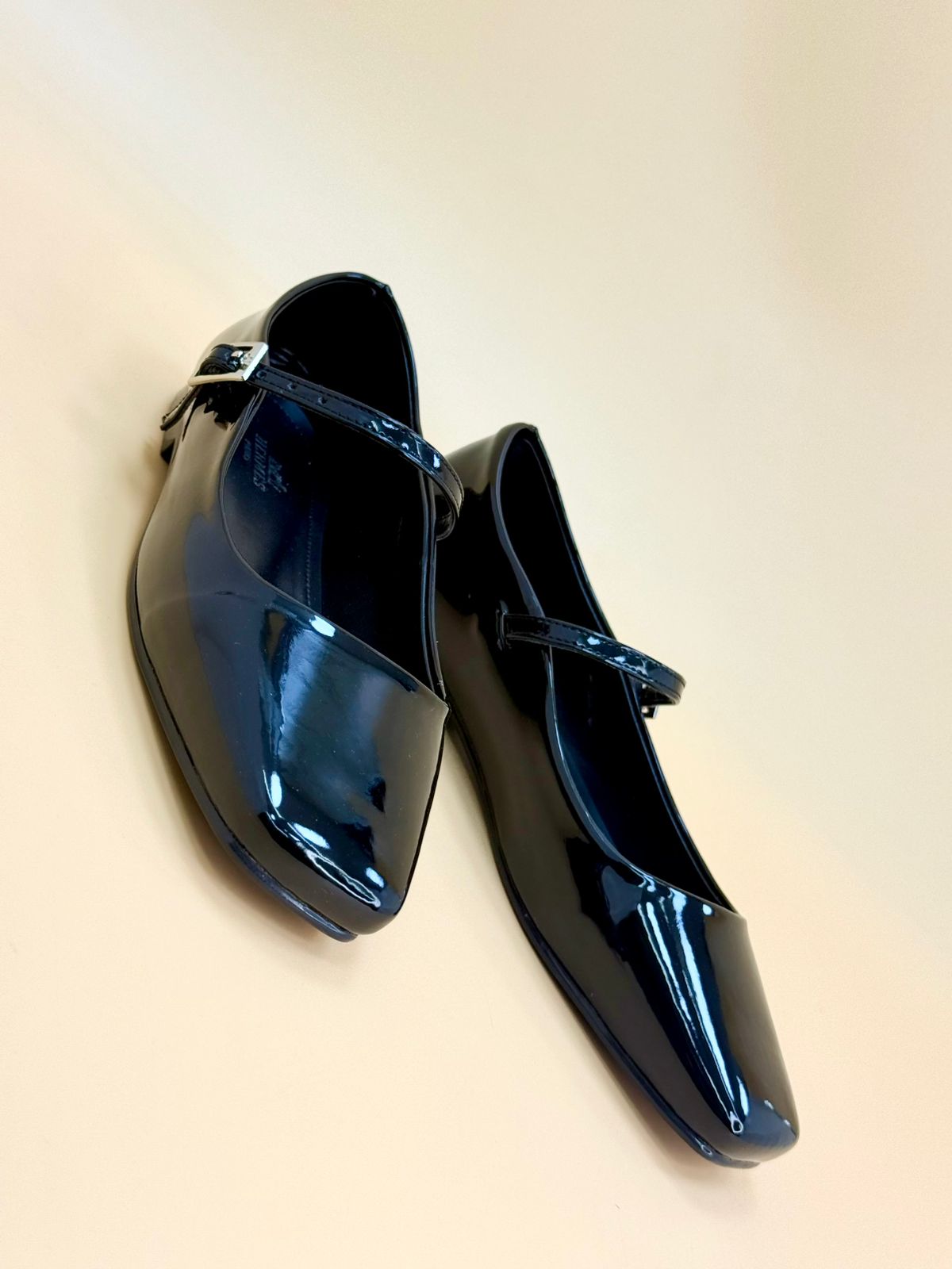 NEW , WOMEN FLAT SHOES W306