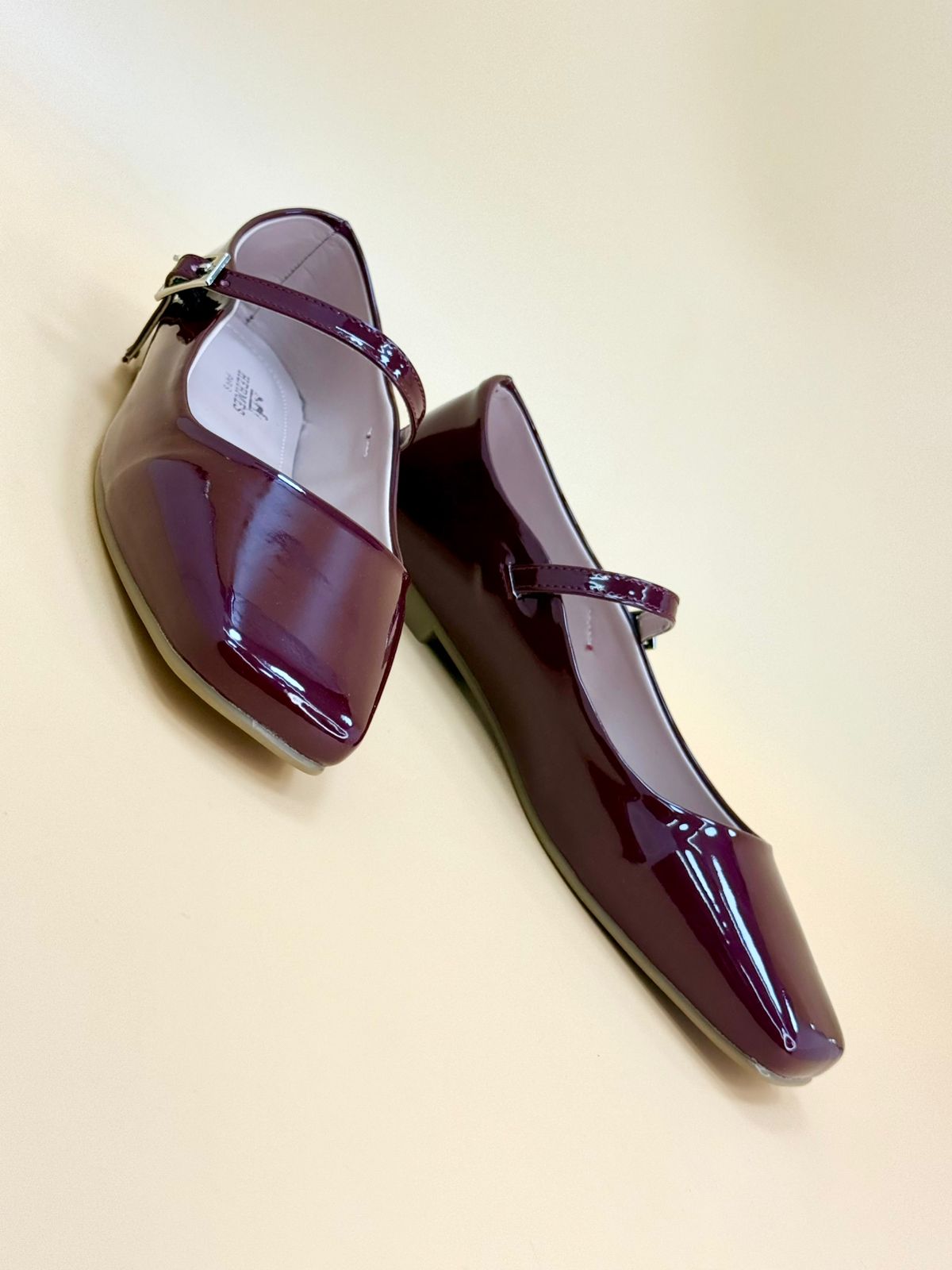 NEW , WOMEN FLAT SHOES W306