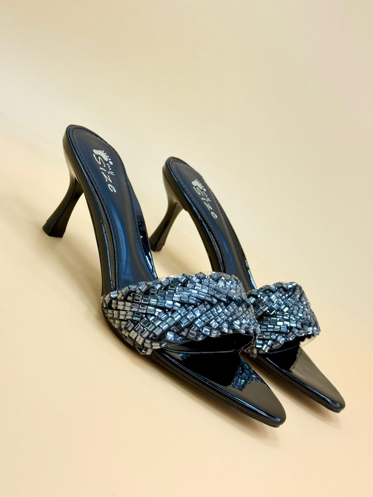 NEW , WOMEN SLIPPERS W170