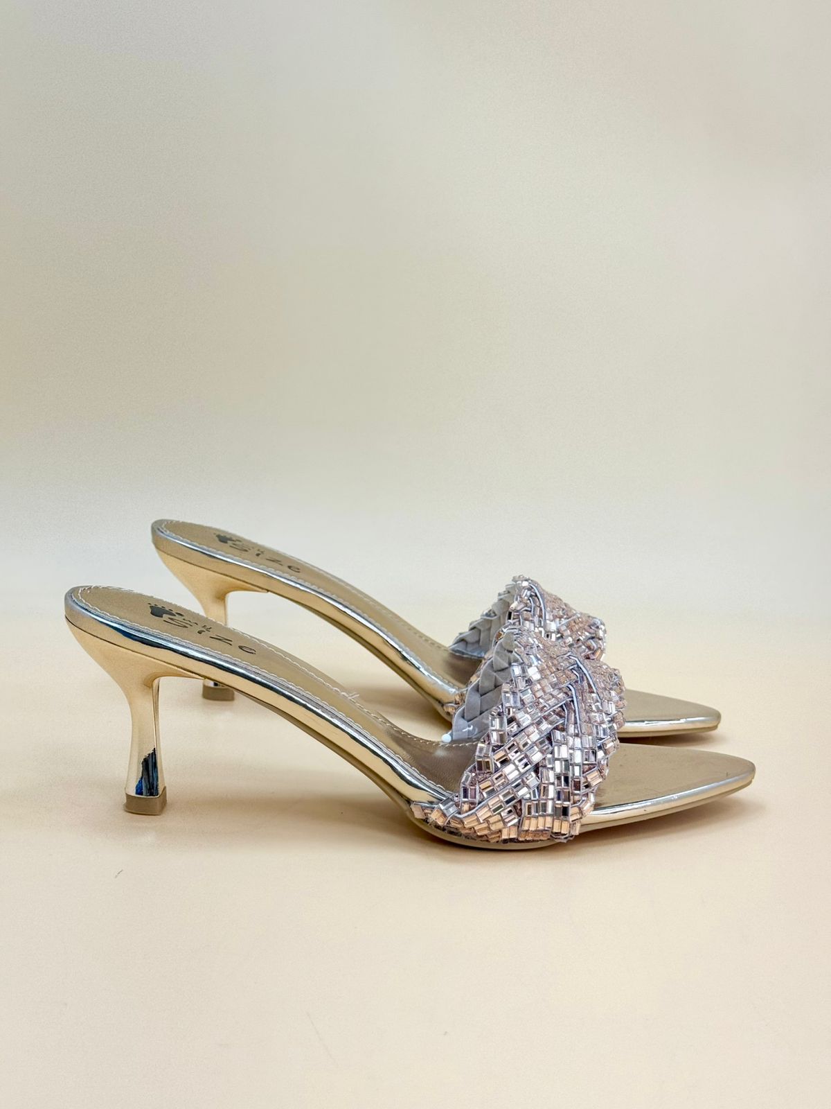 NEW , WOMEN SLIPPERS W170
