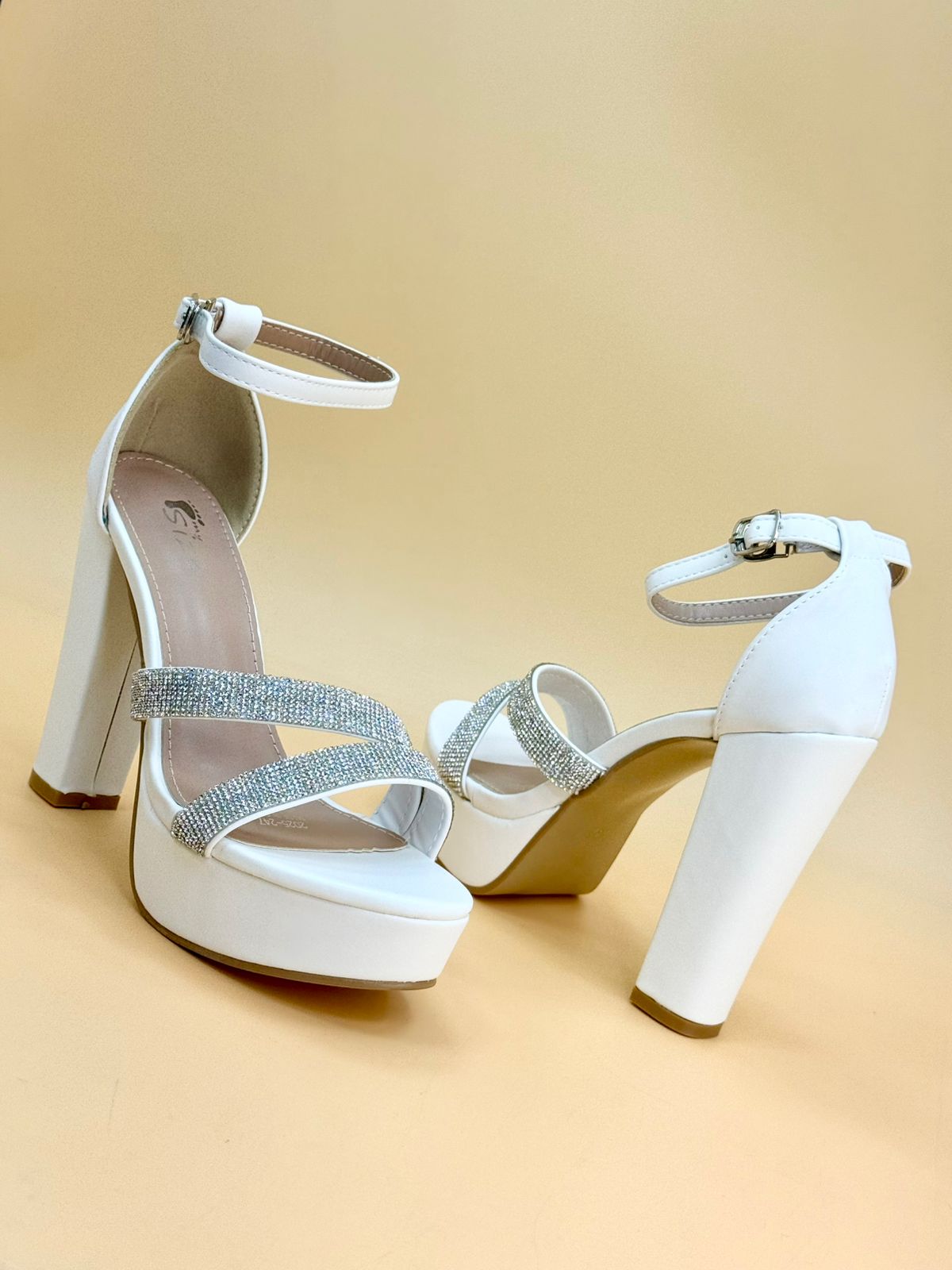 NEW , WOMEN SHOES HEELS W171