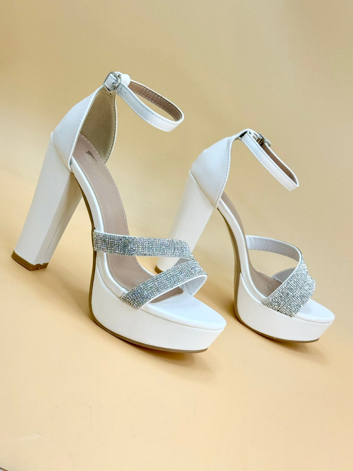 NEW , WOMEN SHOES HEELS W171