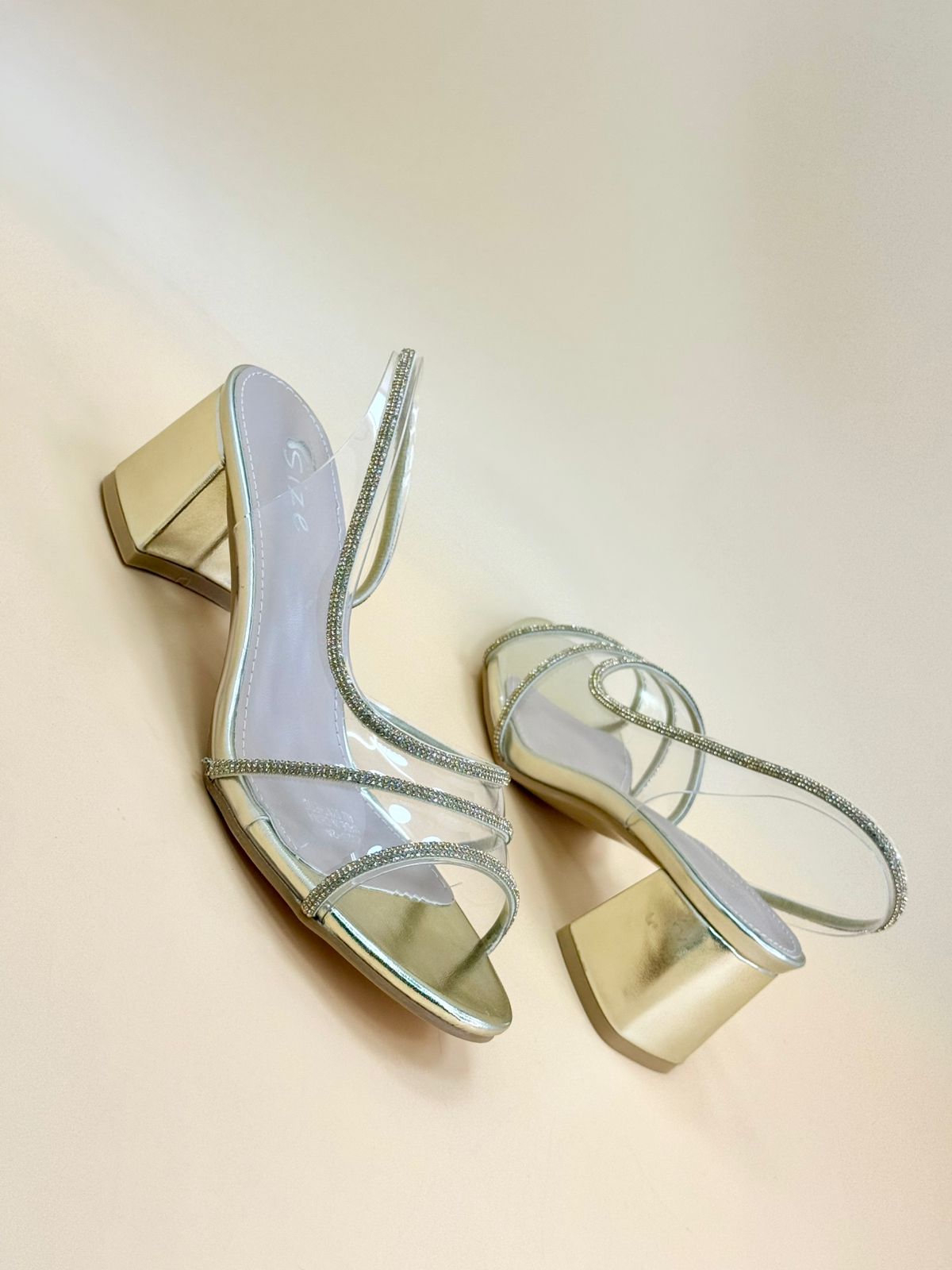 NEW , WOMEN SHOES HEELS W129