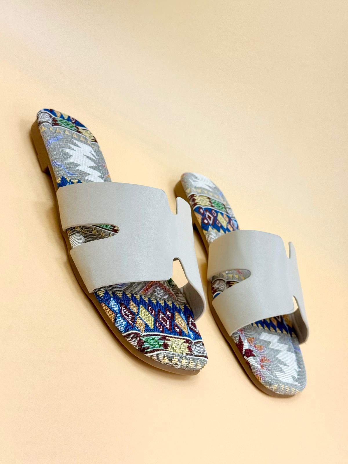NEW , WOMEN SLIPPERS S23