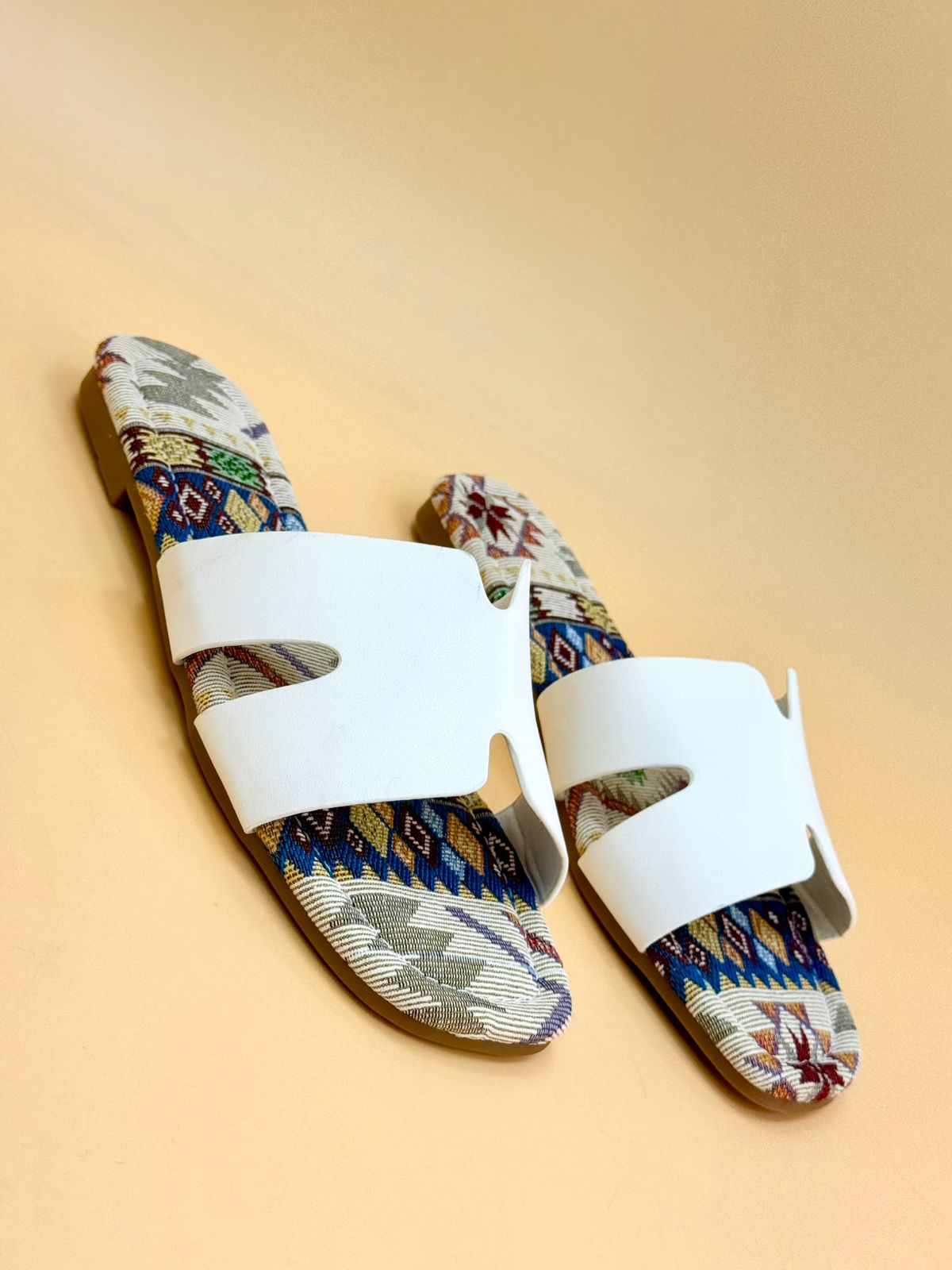 NEW , WOMEN SLIPPERS S23
