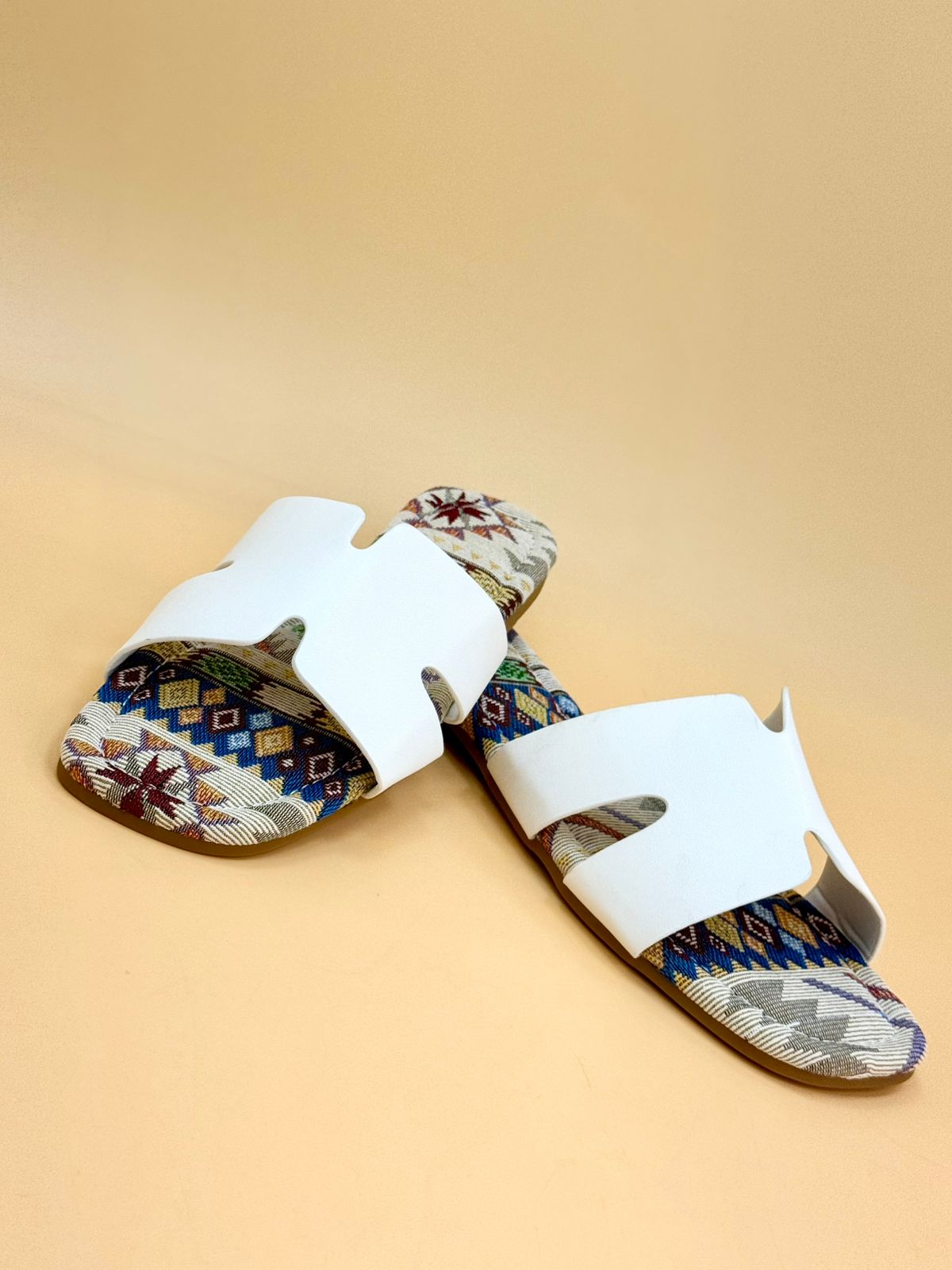 NEW , WOMEN SLIPPERS S23