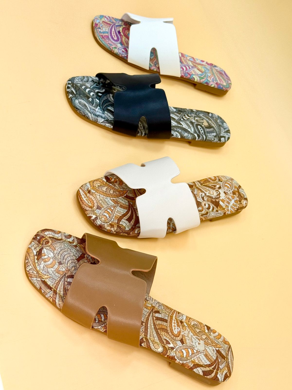 NEW , WOMEN SLIPPERS S16
