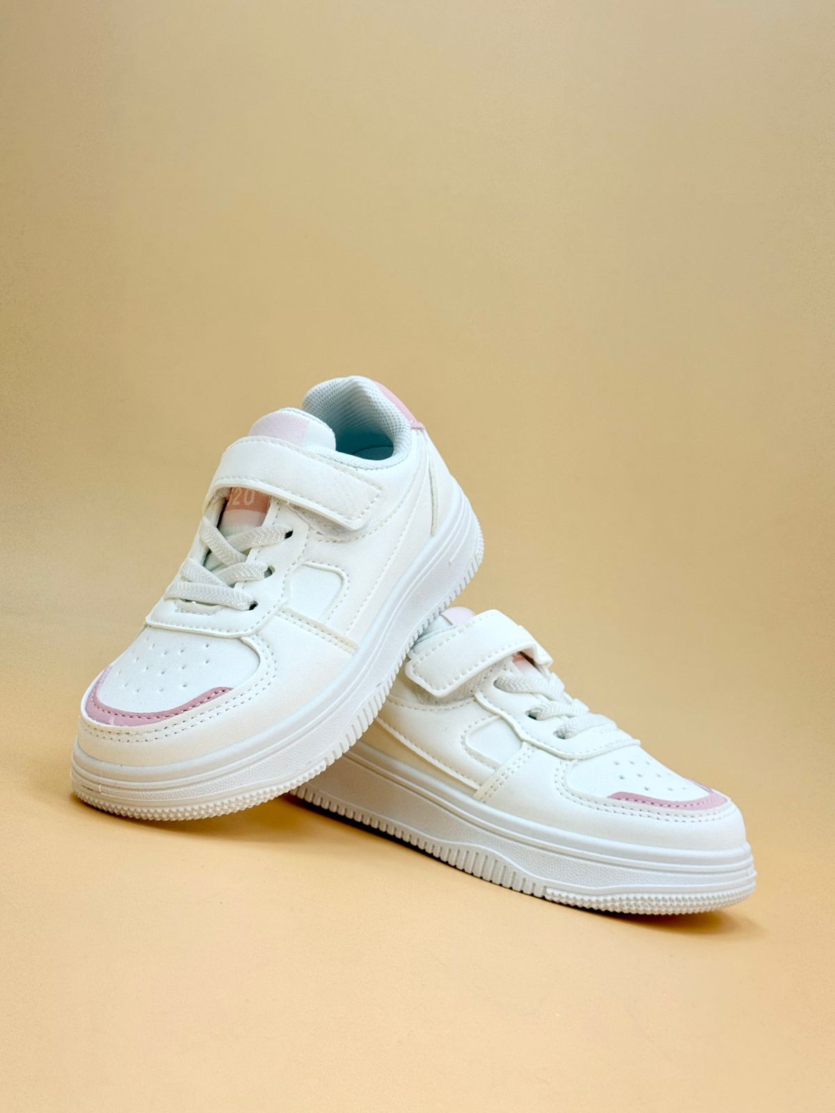 NEW , KIDS SHOES K110