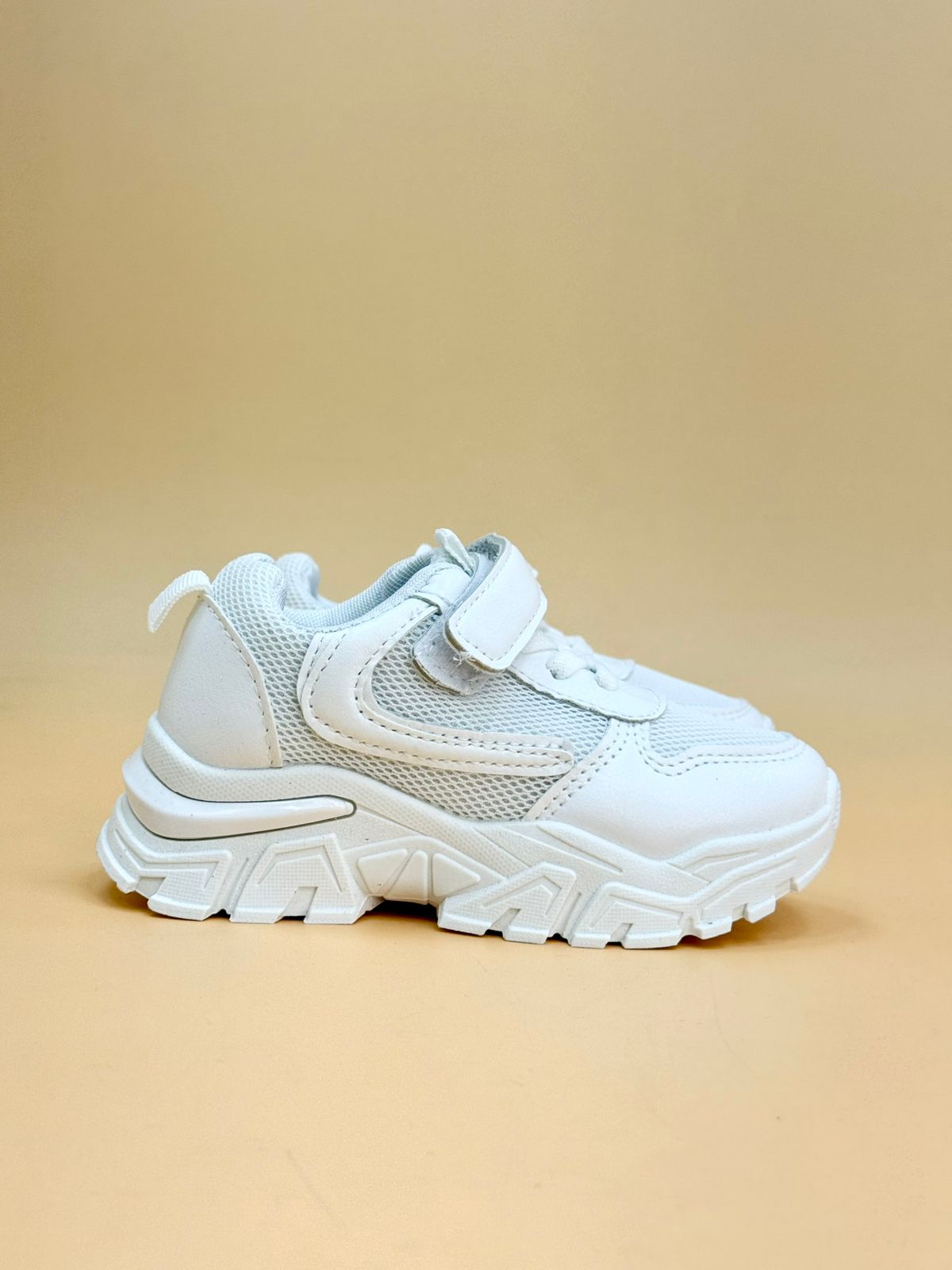 NEW , KIDS SHOES K111