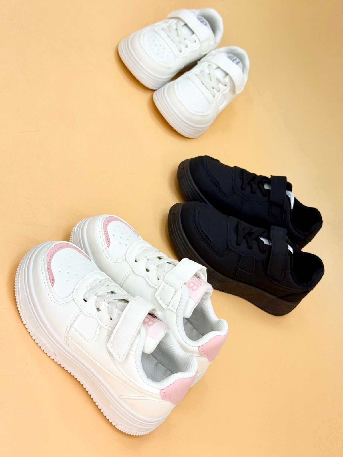 NEW , KIDS SHOES K110