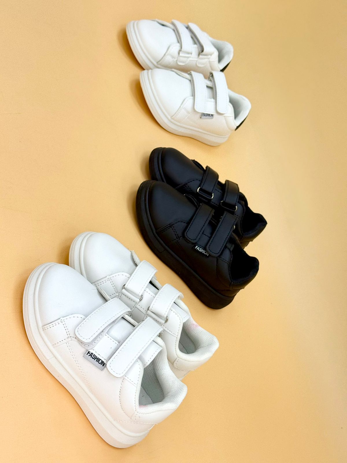 NEW , KIDS SHOES K114