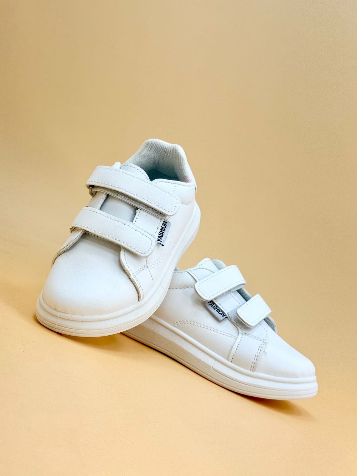 NEW , KIDS SHOES K114