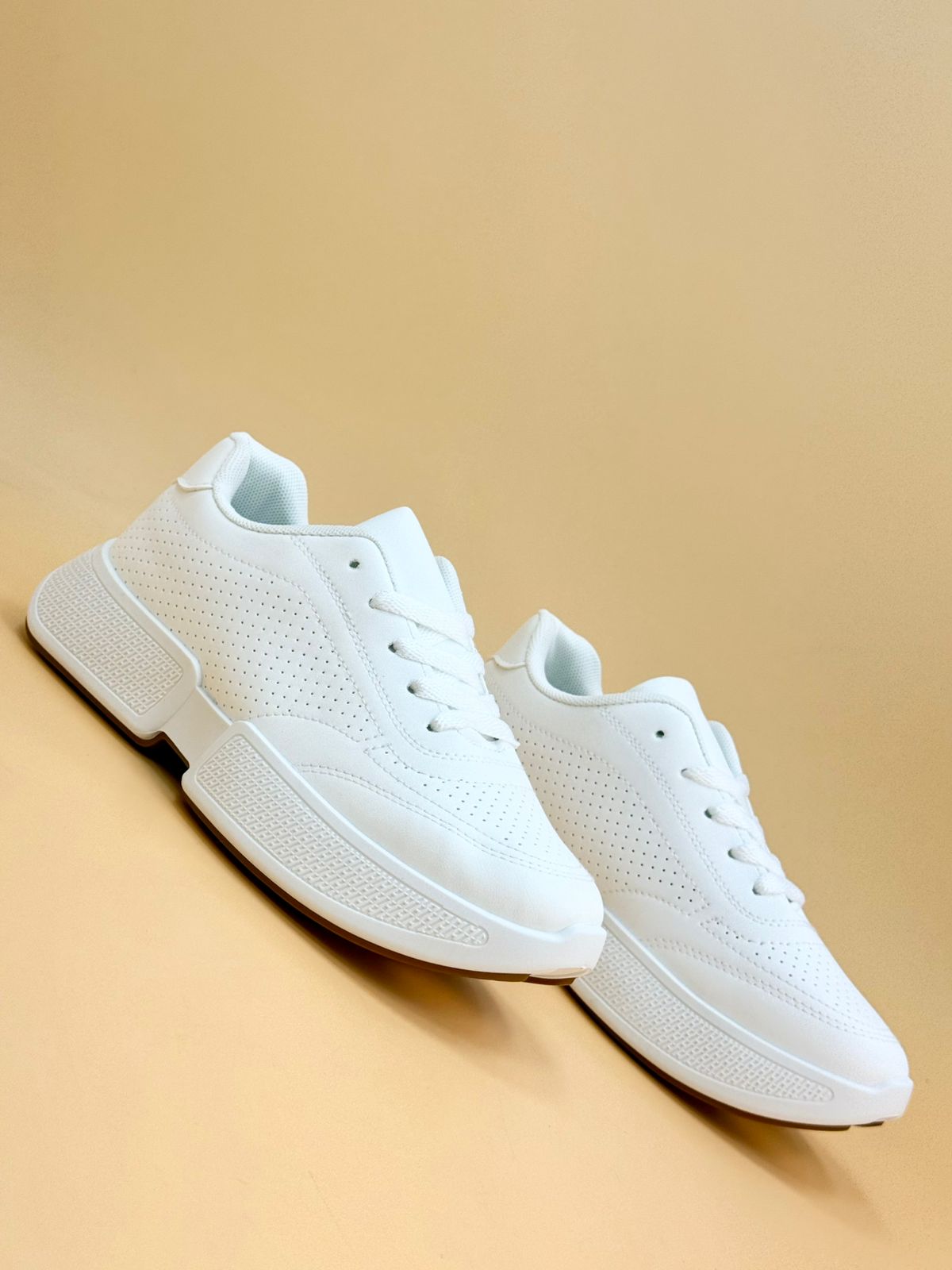 NEW , WOMEN FLAT SHOES W239