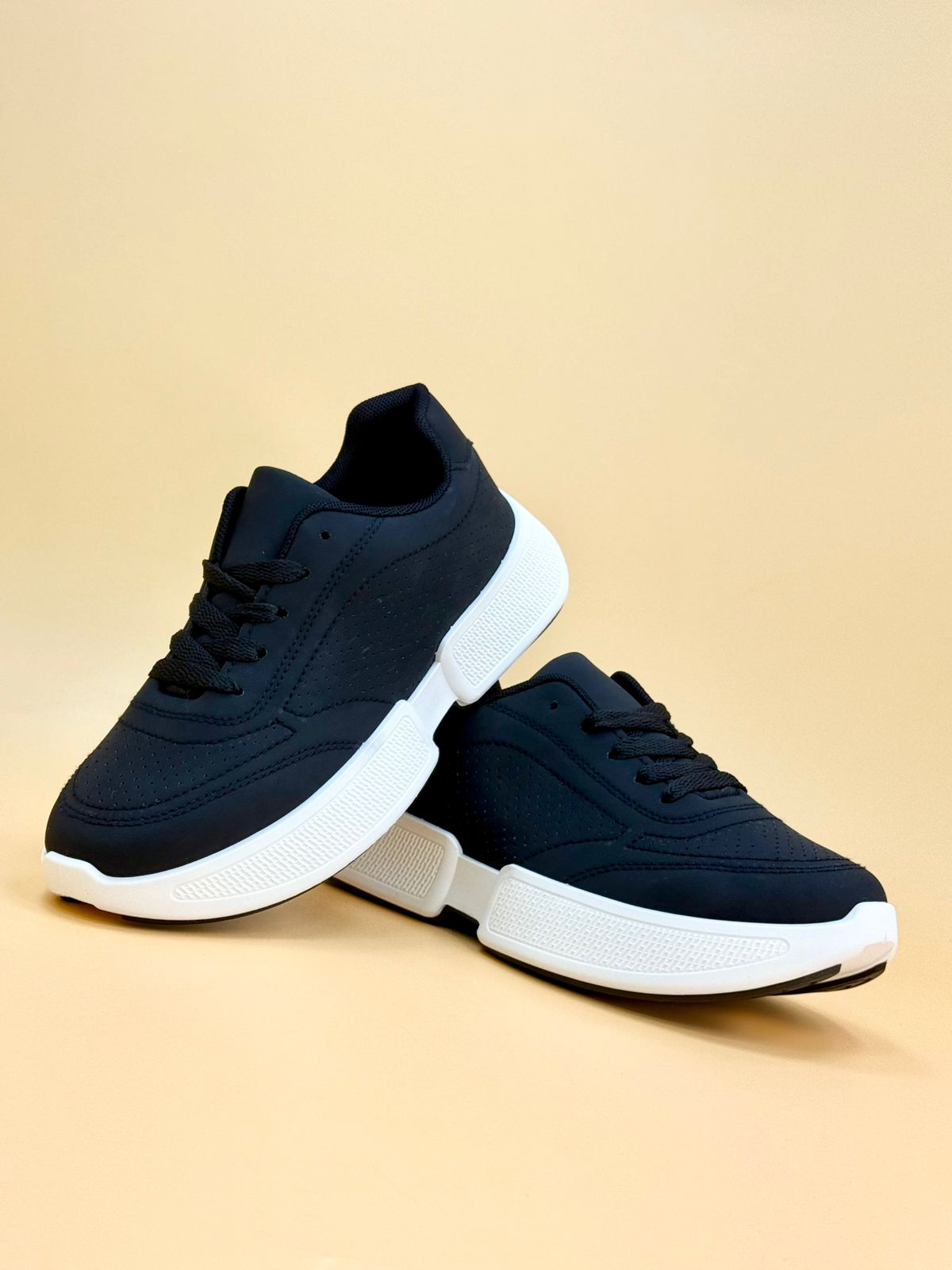 NEW , WOMEN FLAT SHOES W239