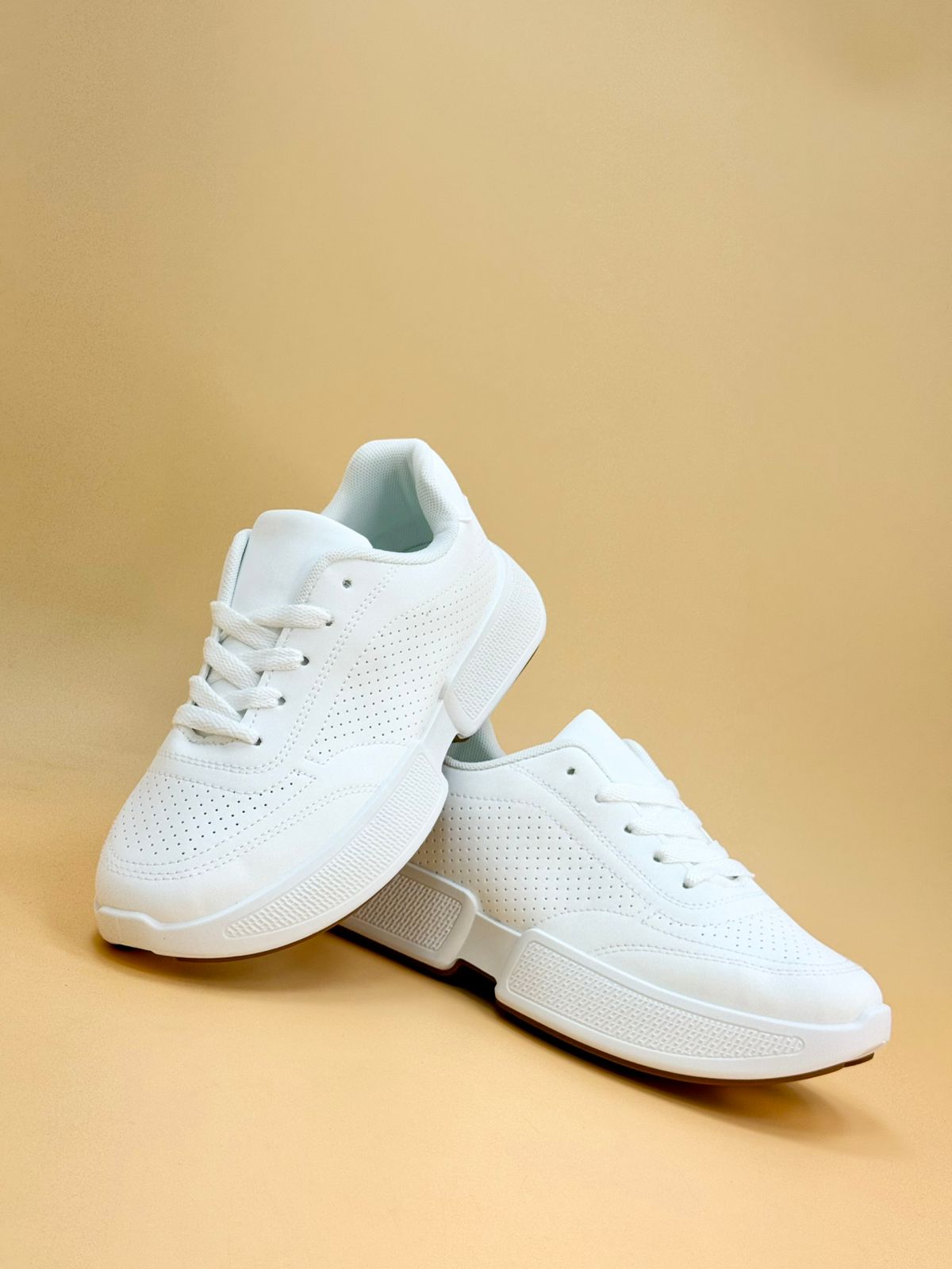 NEW , WOMEN FLAT SHOES W239