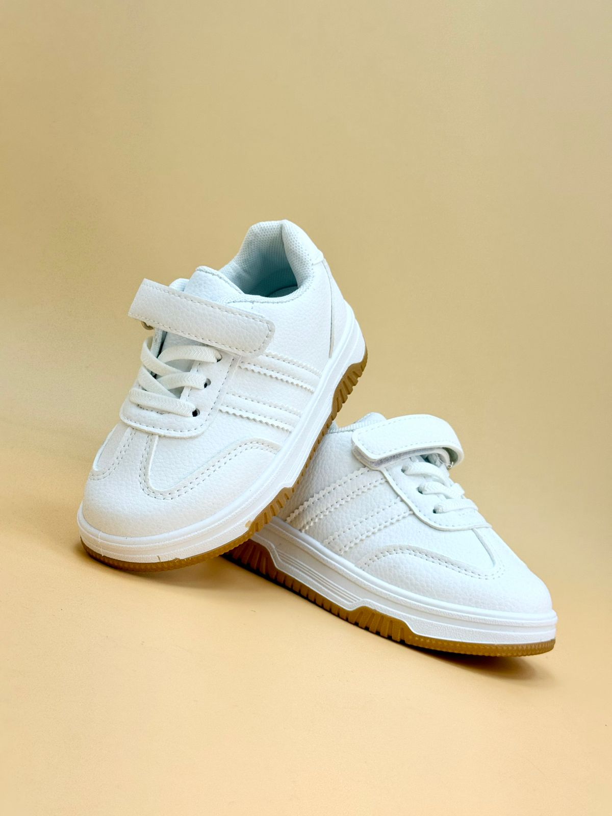 NEW , KIDS SHOES K113
