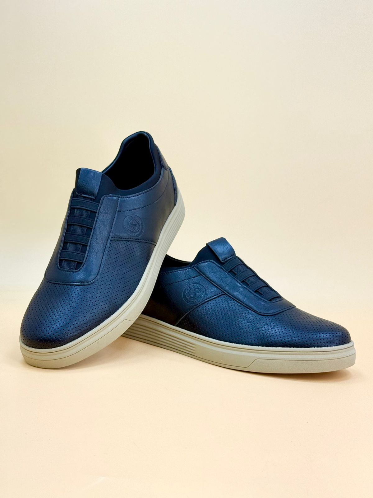 NEW , MEN SHOES M960