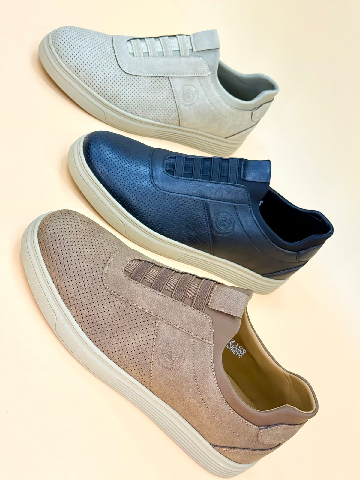 NEW , MEN SHOES M960