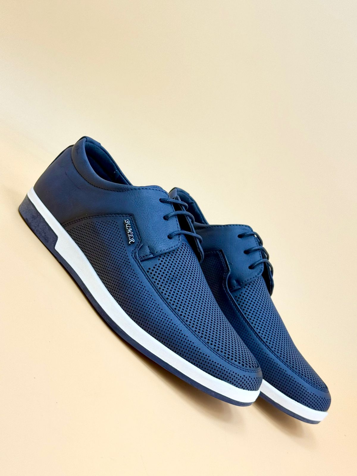 NEW , MEN SHOES M959