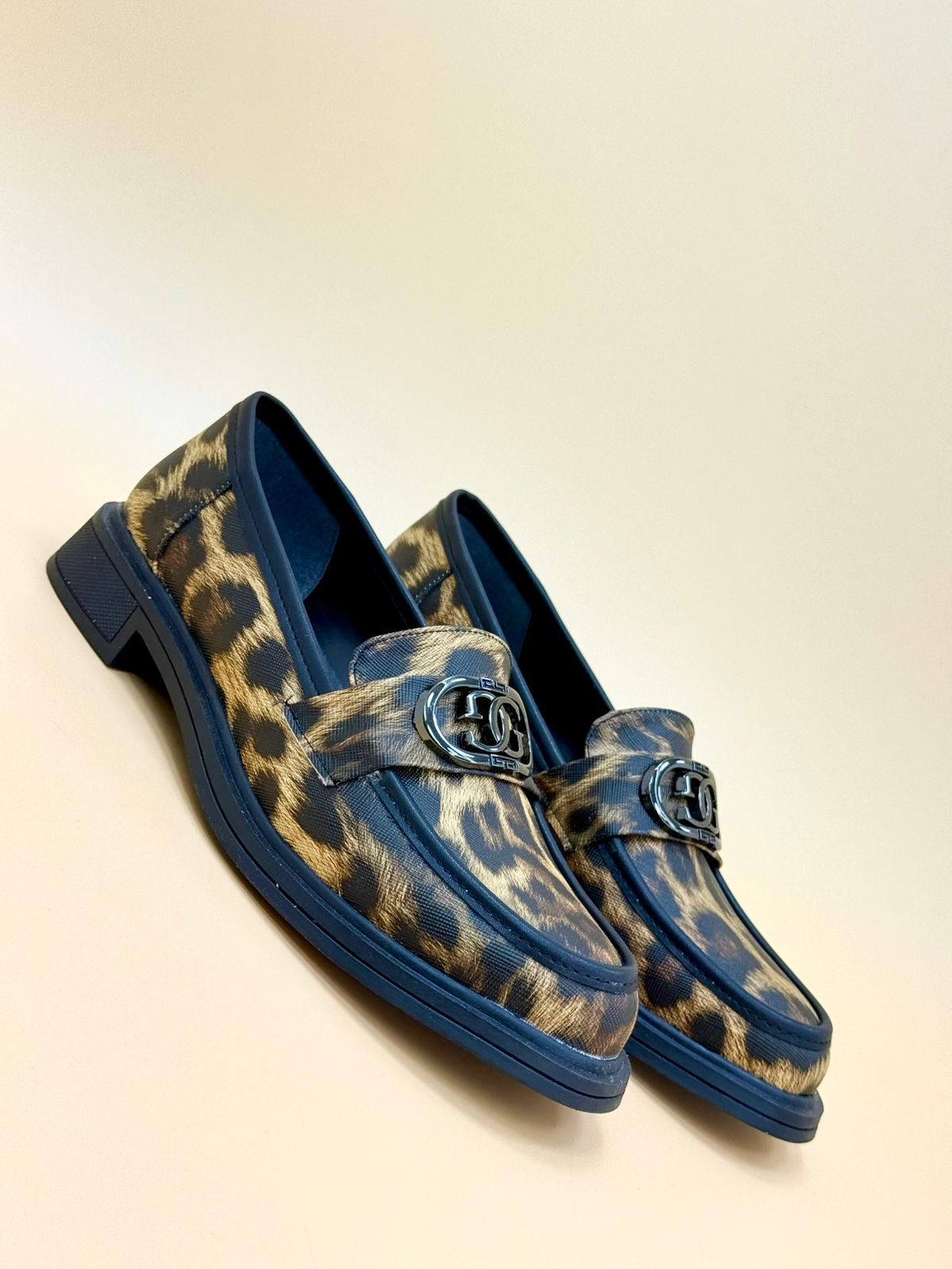 NEW , WOMEN FLAT SHOES W290